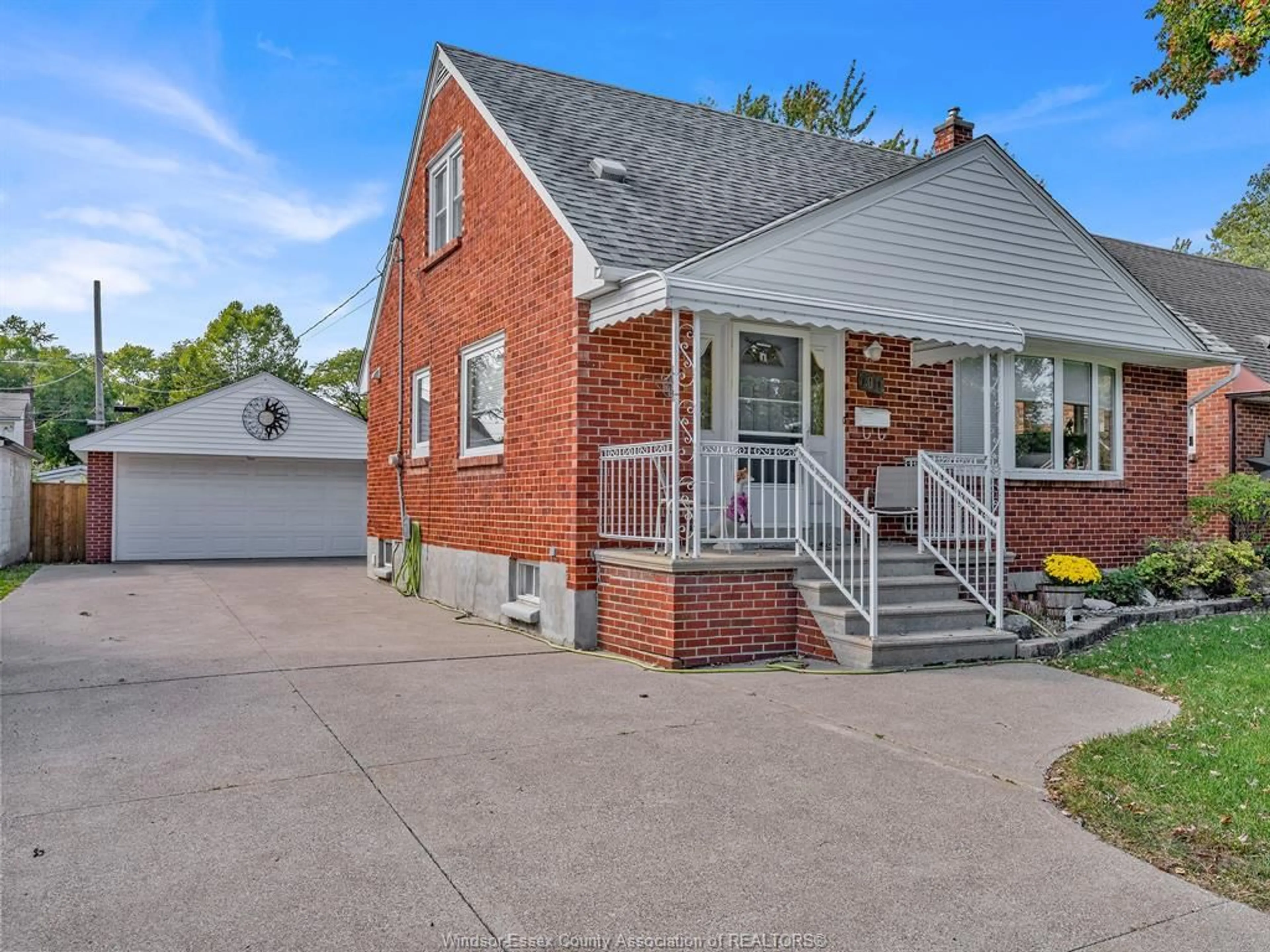 Home with brick exterior material, street for 1011 PARKVIEW, Windsor Ontario N8S 2X6