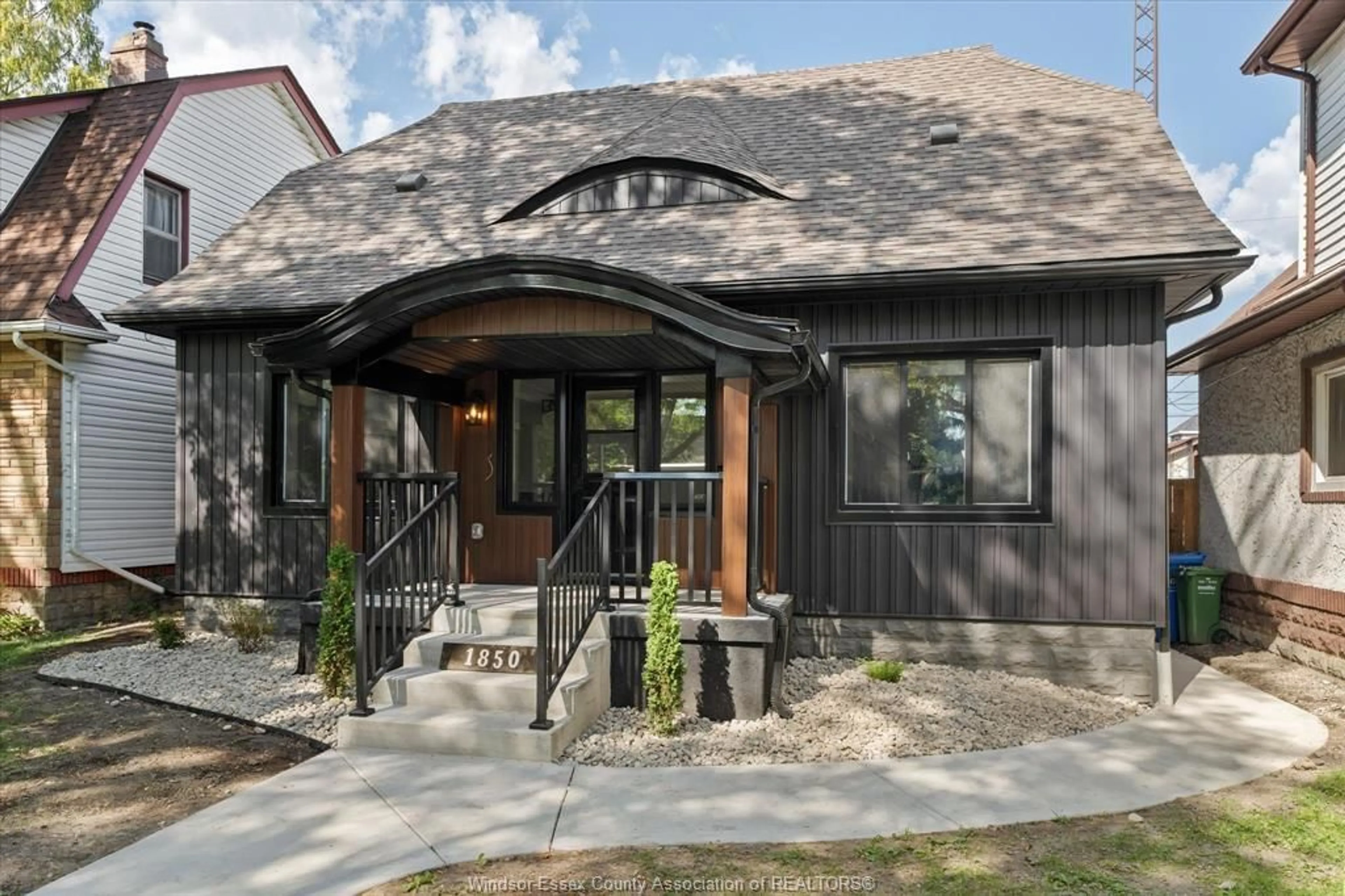 Home with brick exterior material, unknown for 1850 Dacotah Dr, Windsor Ontario N8Y 1S5