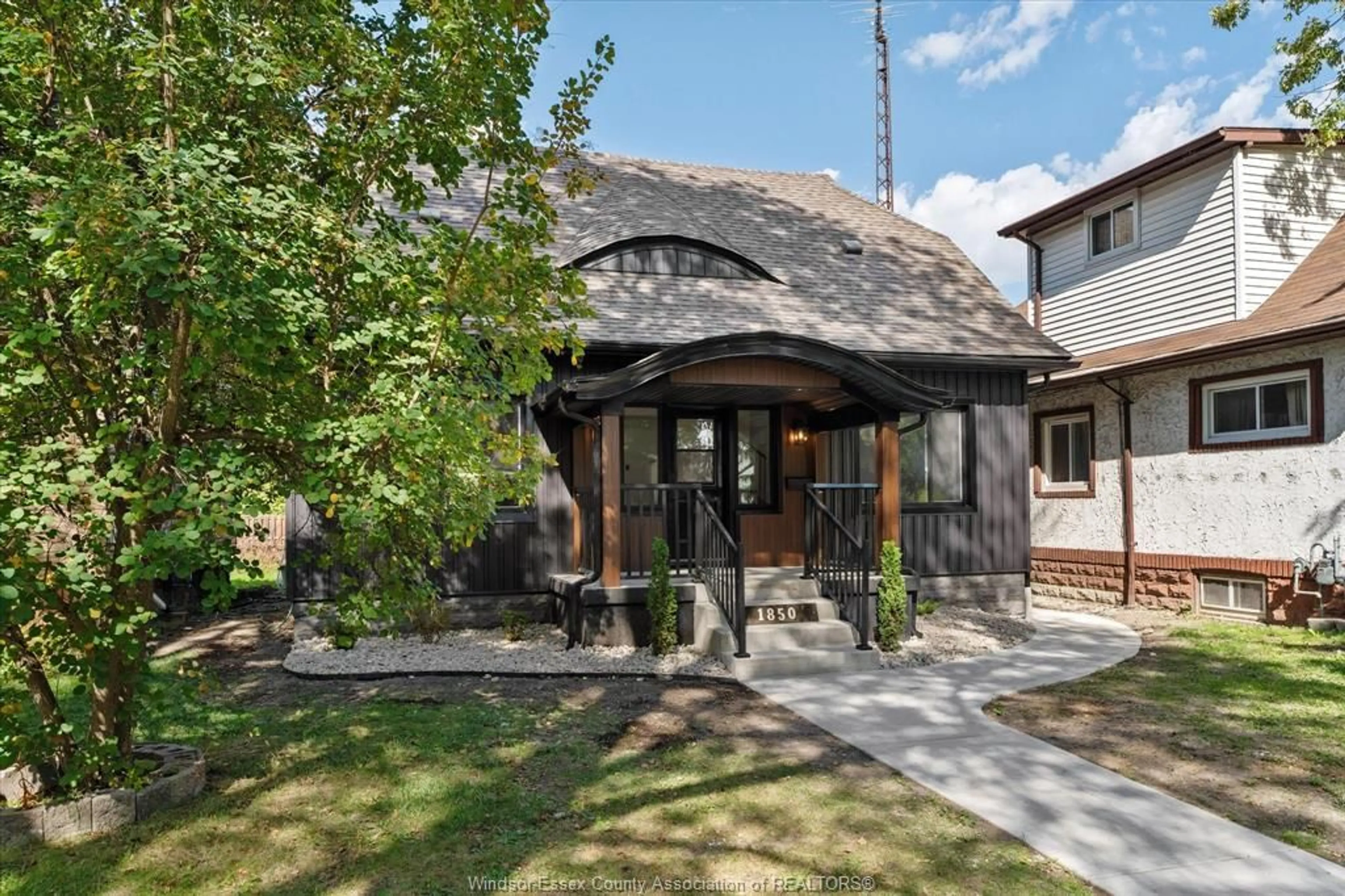 Home with brick exterior material, street for 1850 Dacotah Dr, Windsor Ontario N8Y 1S5
