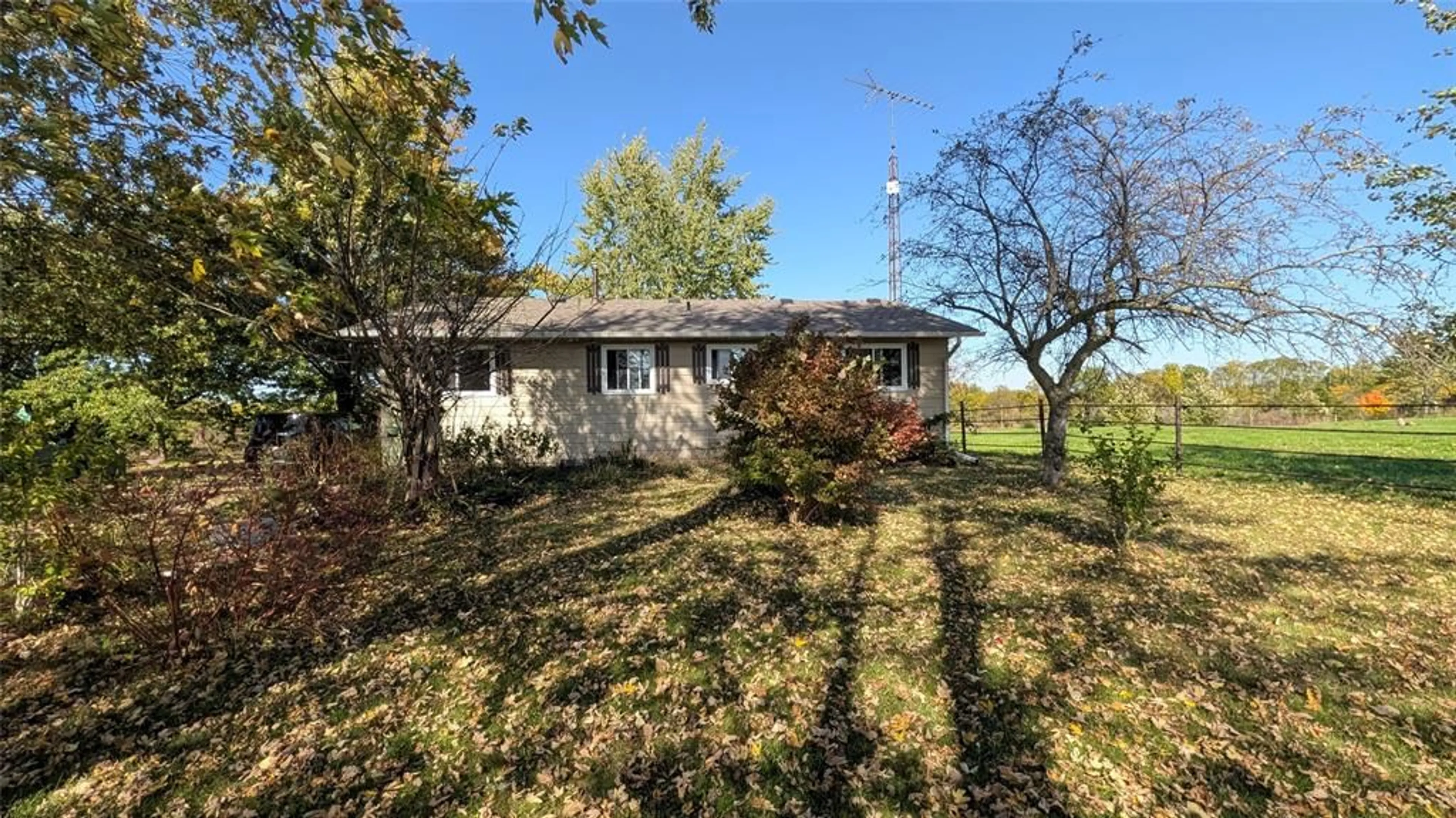 A pic from outside/outdoor area/front of a property/back of a property/a pic from drone, unknown for 1534 BURMAN Line, St Clair Ontario N0P 2R0