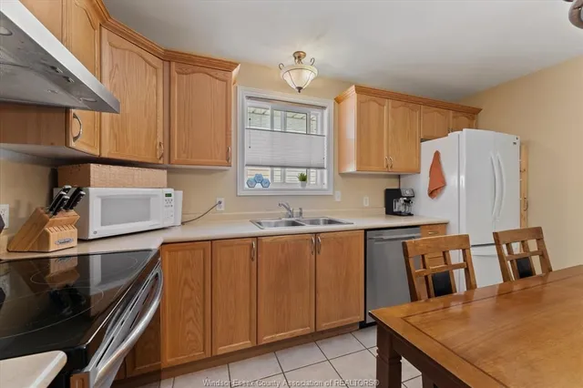 2476 Luxury, Windsor 5