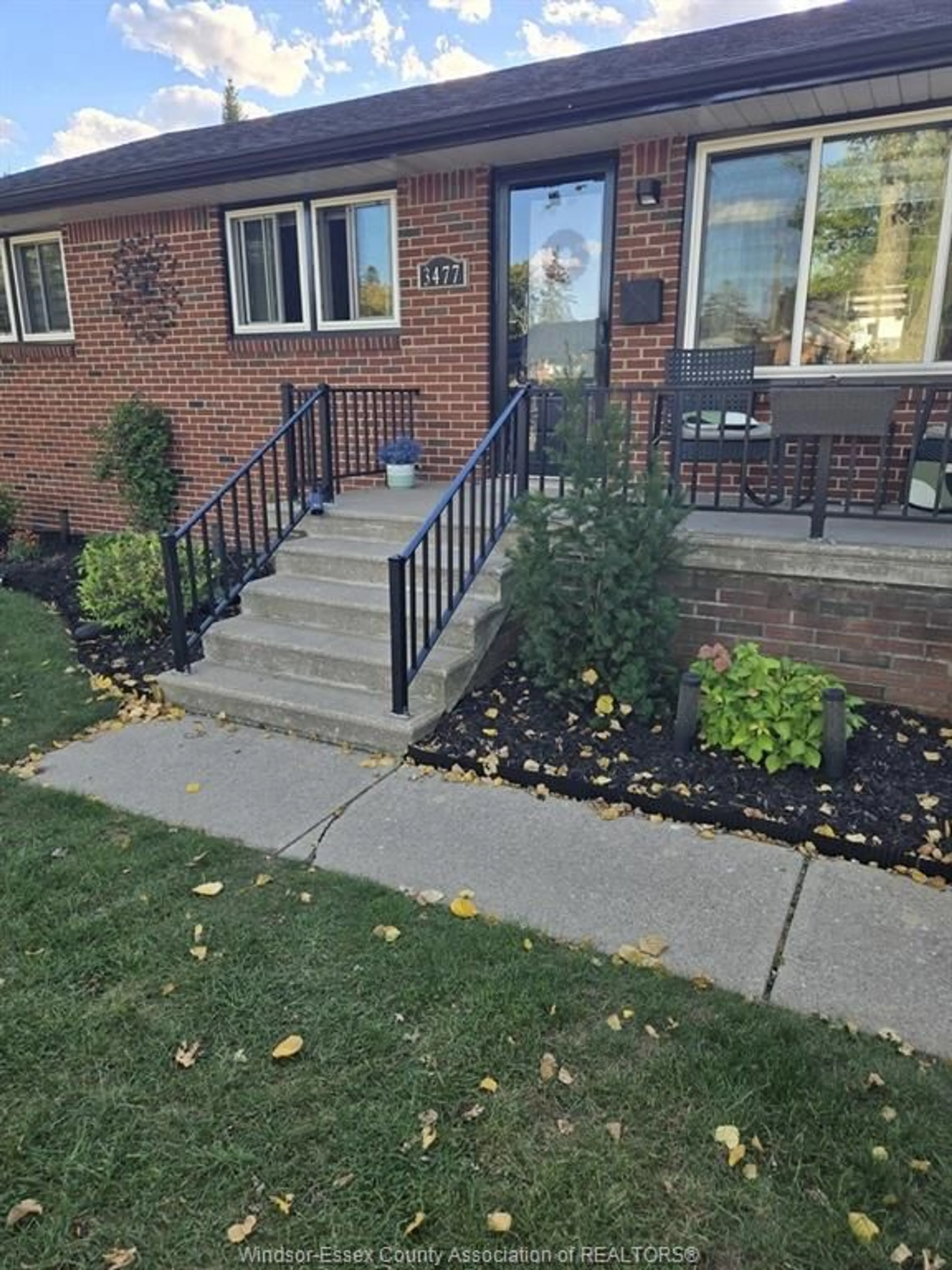 Patio, street for 3477 Maisonneuve Ave, Windsor Ontario N9E 1Y9