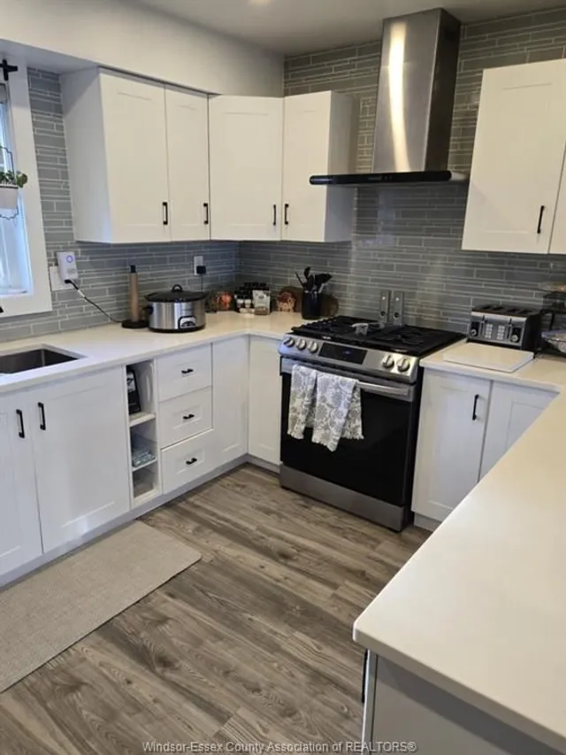 3477 Maisonneuve Ave, Windsor 3