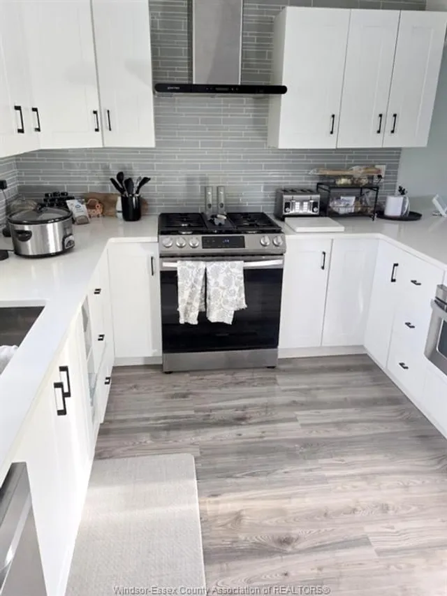 3477 Maisonneuve Ave, Windsor 4