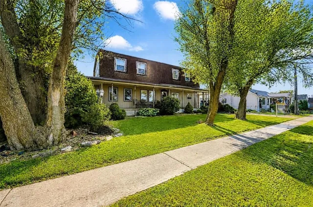1363 MAIN St, St Clair 2