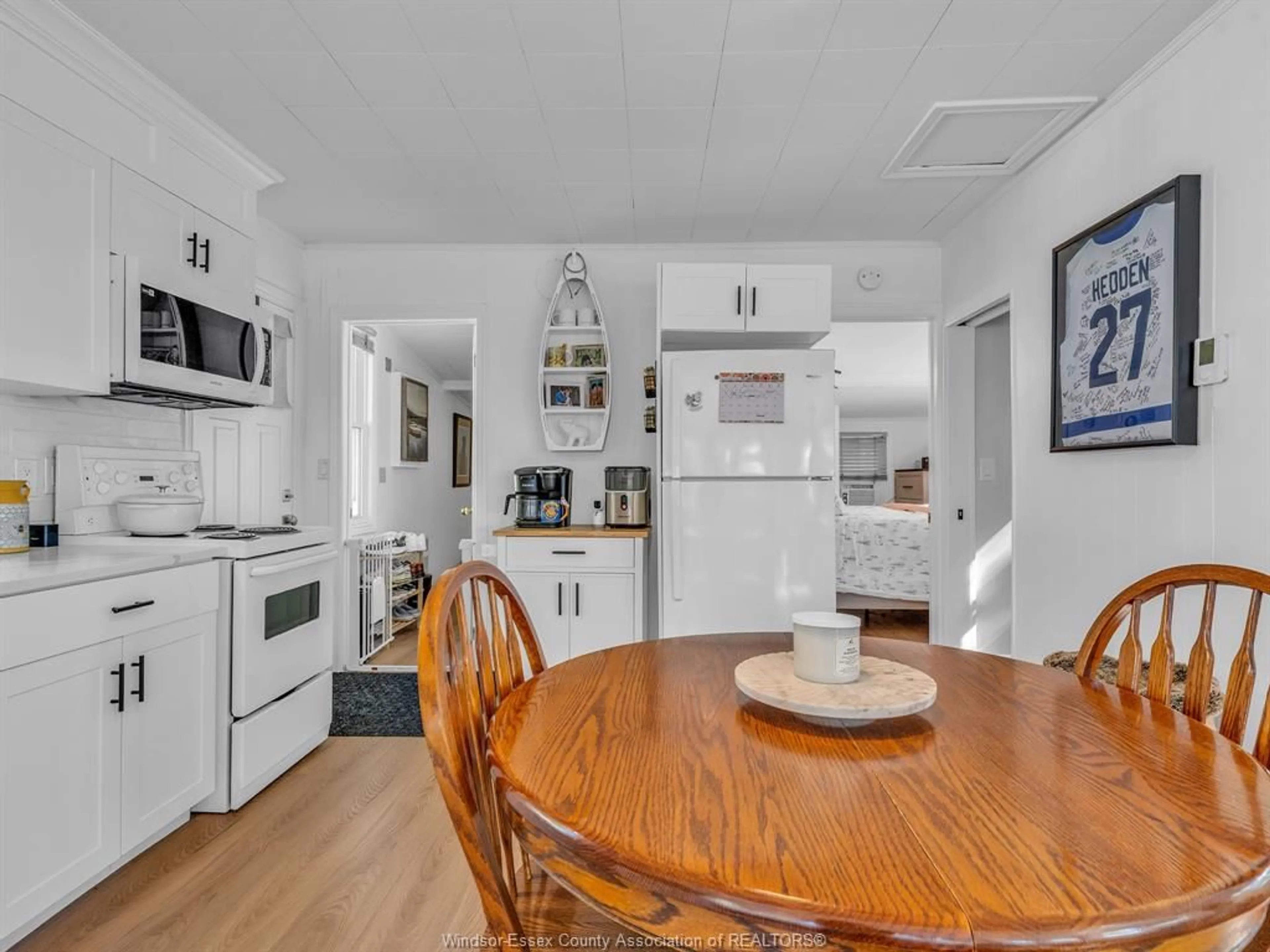 Open concept kitchen, unknown for 100 MCCARTHY Lane, Essex Ontario N0R 1G0