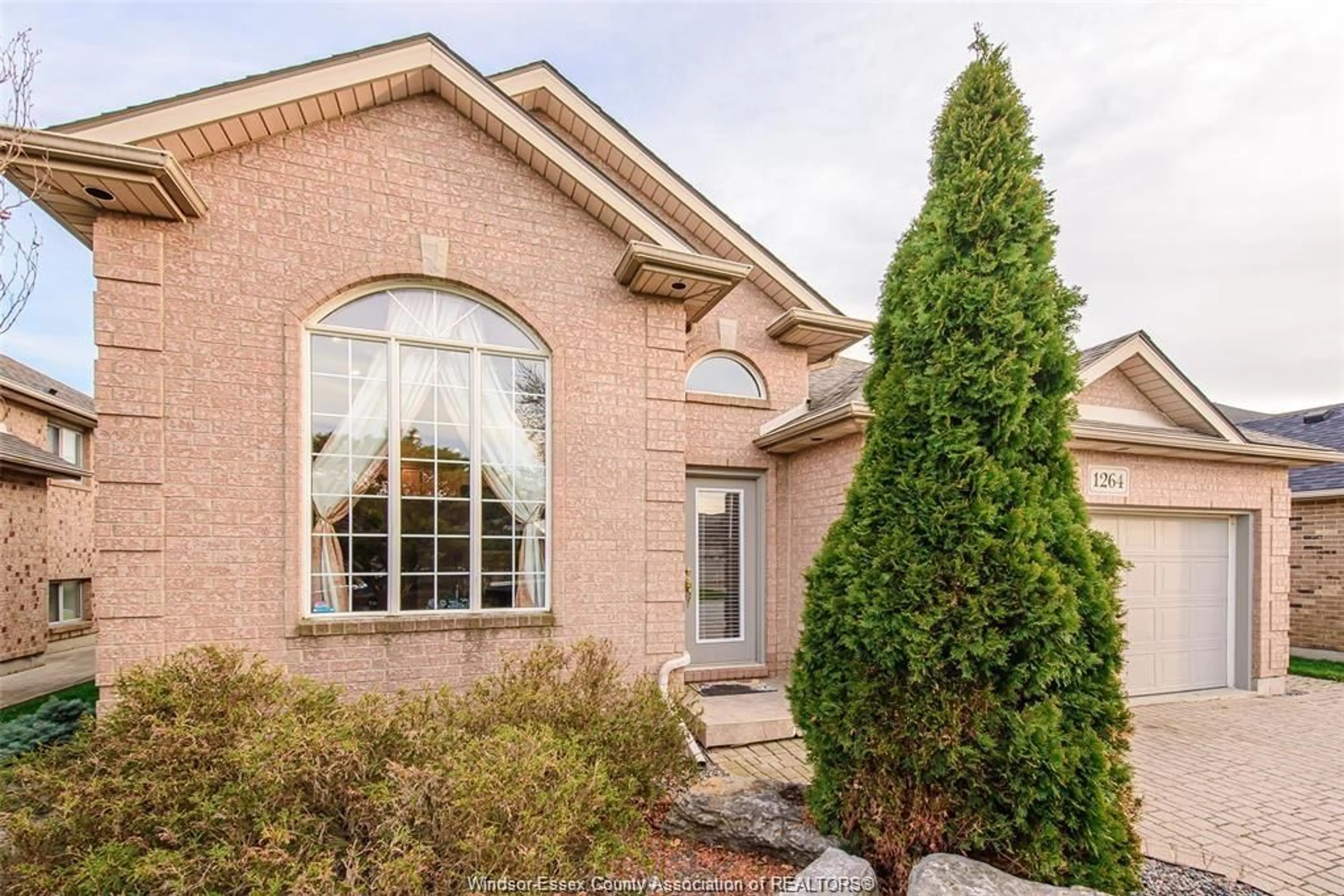 Home with brick exterior material, unknown for 1264 IMPERIAL Cres, Windsor Ontario N9G 2T5