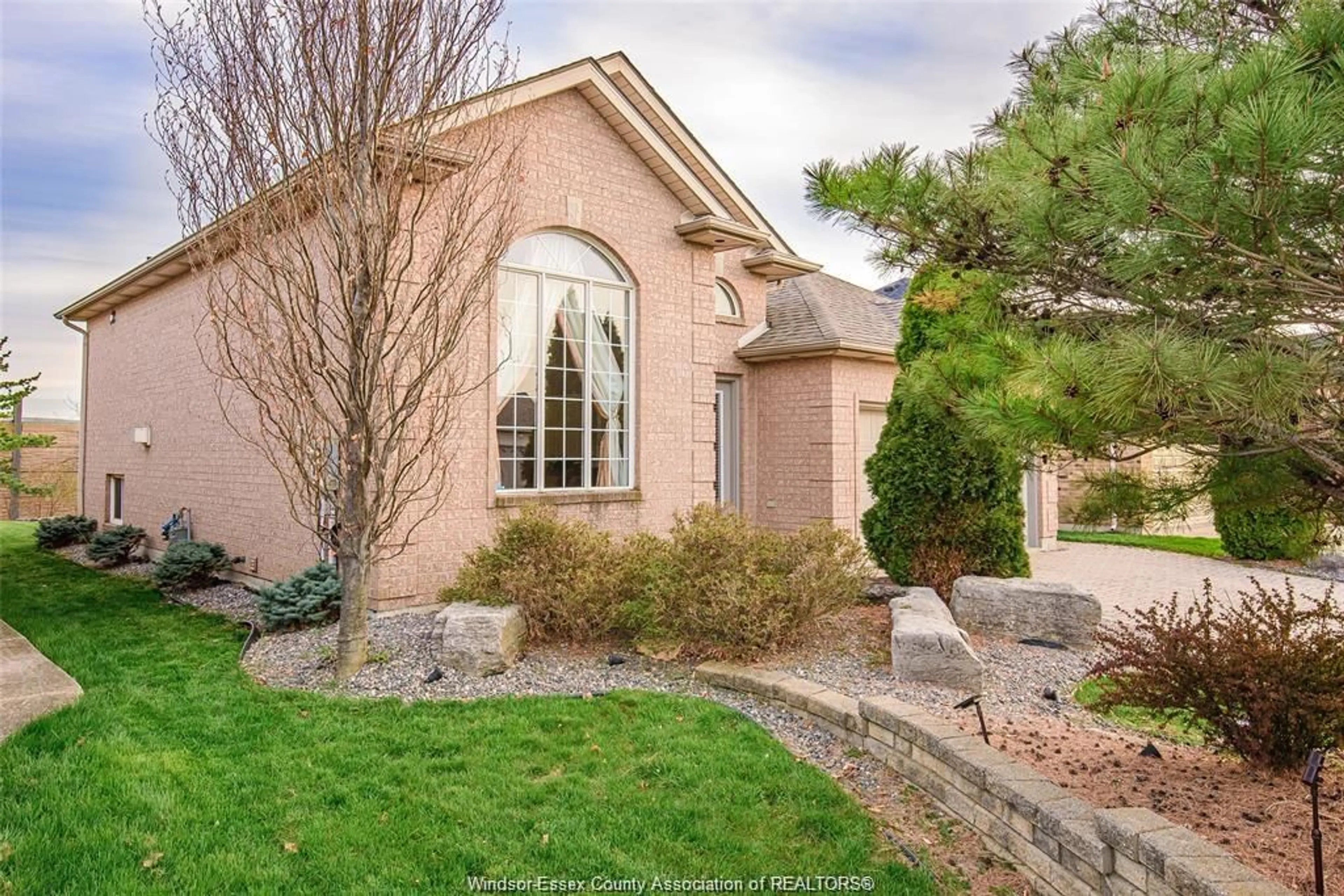 Home with brick exterior material, street for 1264 IMPERIAL Cres, Windsor Ontario N9G 2T5