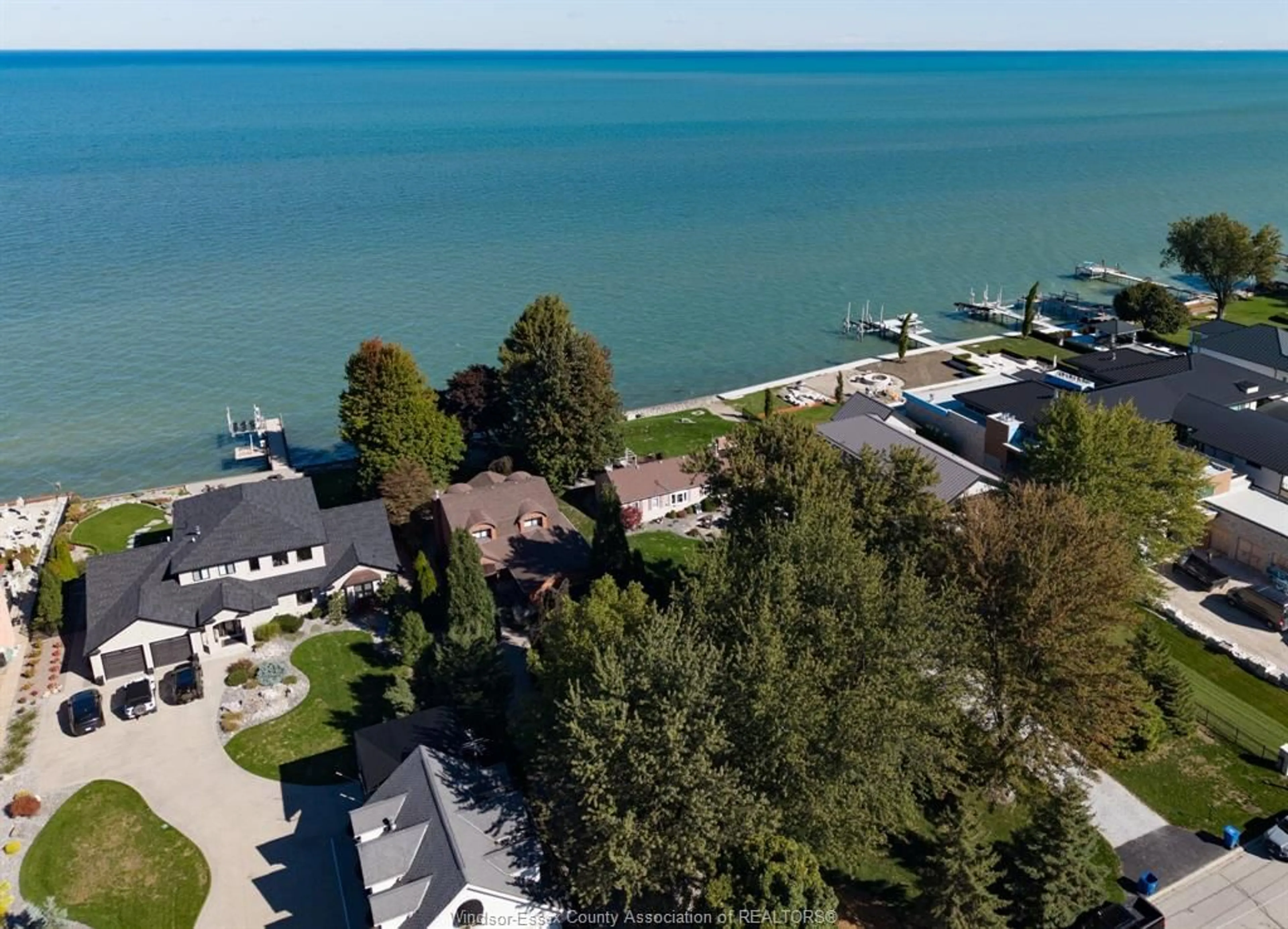 A pic from outside/outdoor area/front of a property/back of a property/a pic from drone, water/lake/river/ocean view for 189 LAKEVIEW Dr, Belle River Ontario N8L 0M3