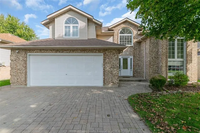 1670 LYONS, LaSalle 2