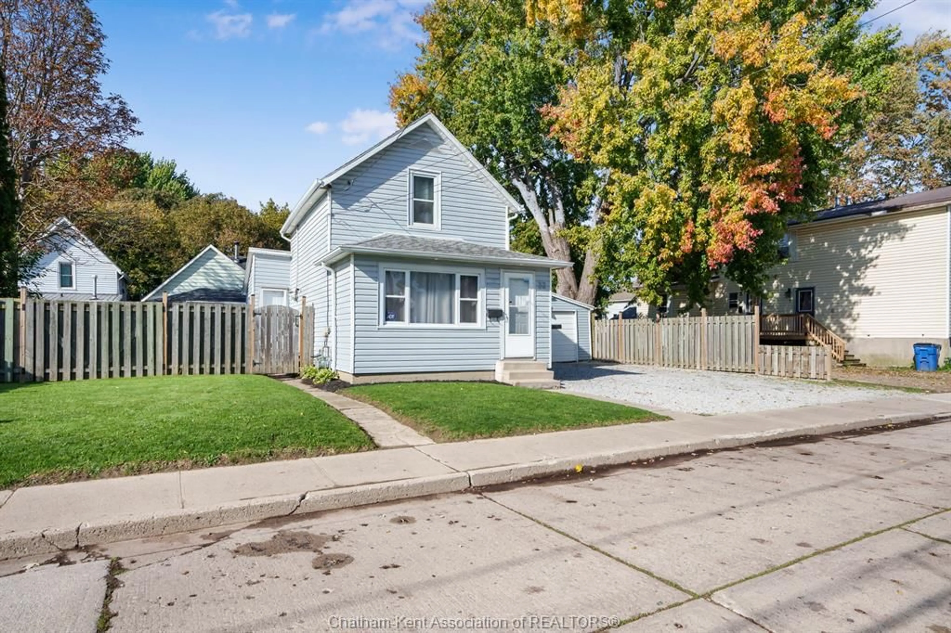 Unknown for 32 Foster St, Chatham Ontario N7M 4N5