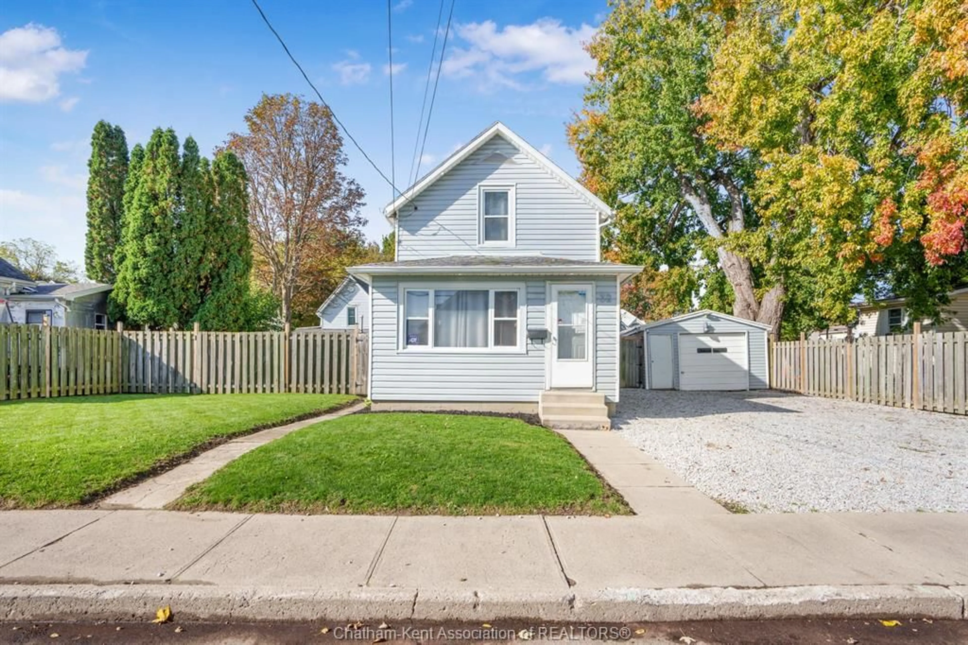 Home with vinyl exterior material, street for 32 Foster St, Chatham Ontario N7M 4N5