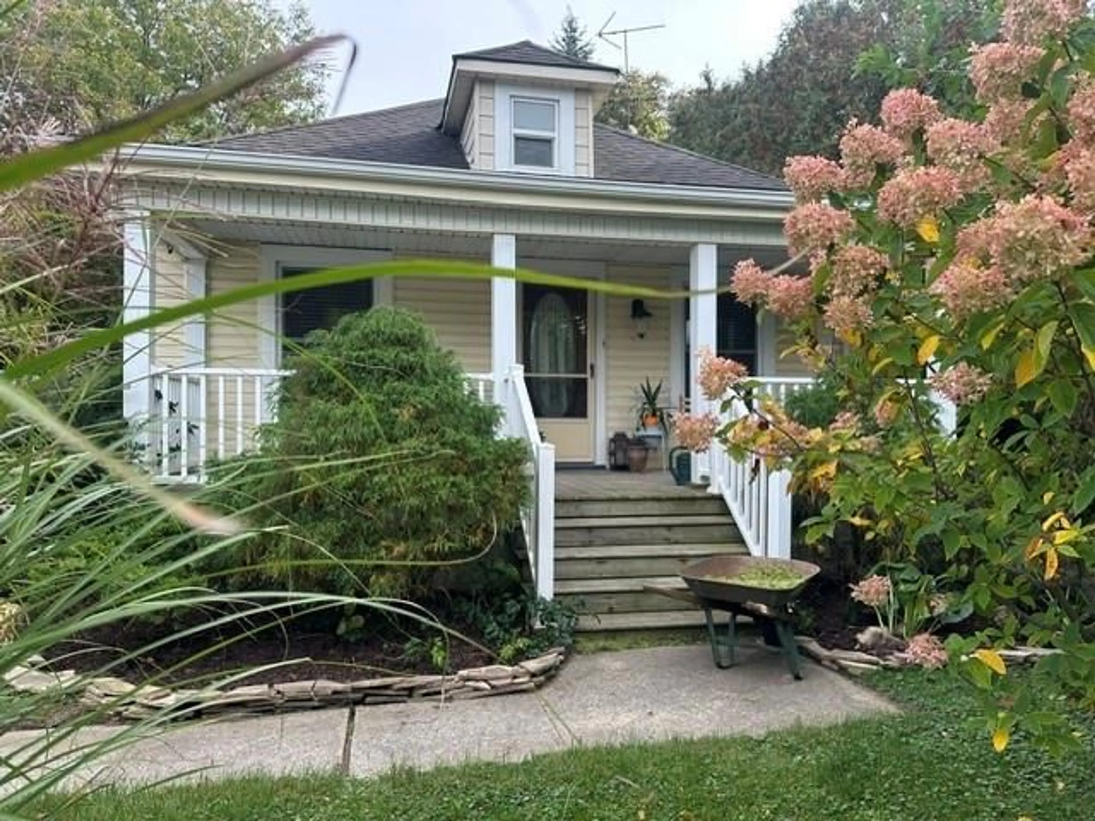 A pic from outside/outdoor area/front of a property/back of a property/a pic from drone, street for 11630 LONGWOODS Rd, Kent Bridge Ontario N0P 1V0