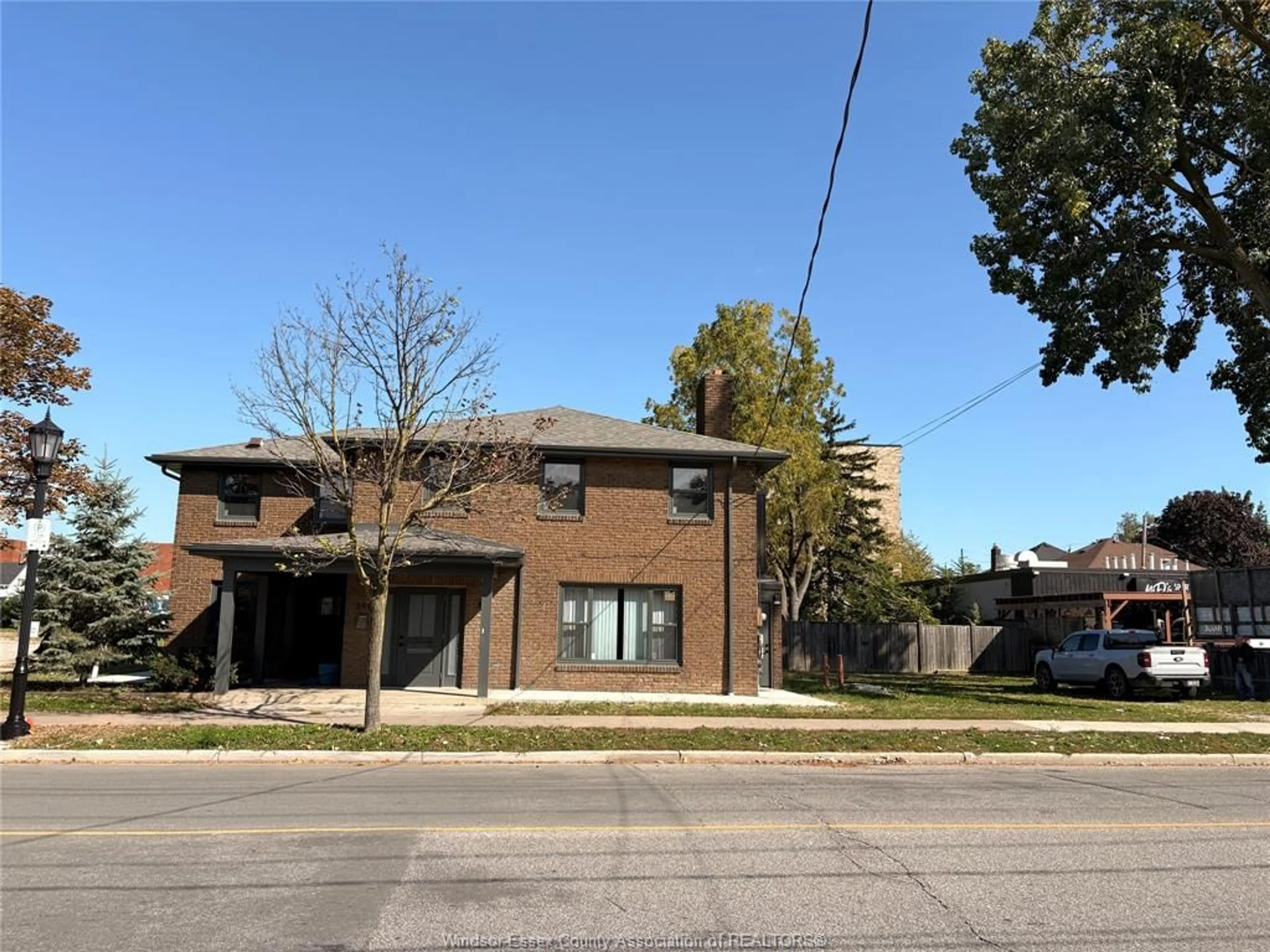 Unknown for 354 MILL, Windsor Ontario N9C 2R4