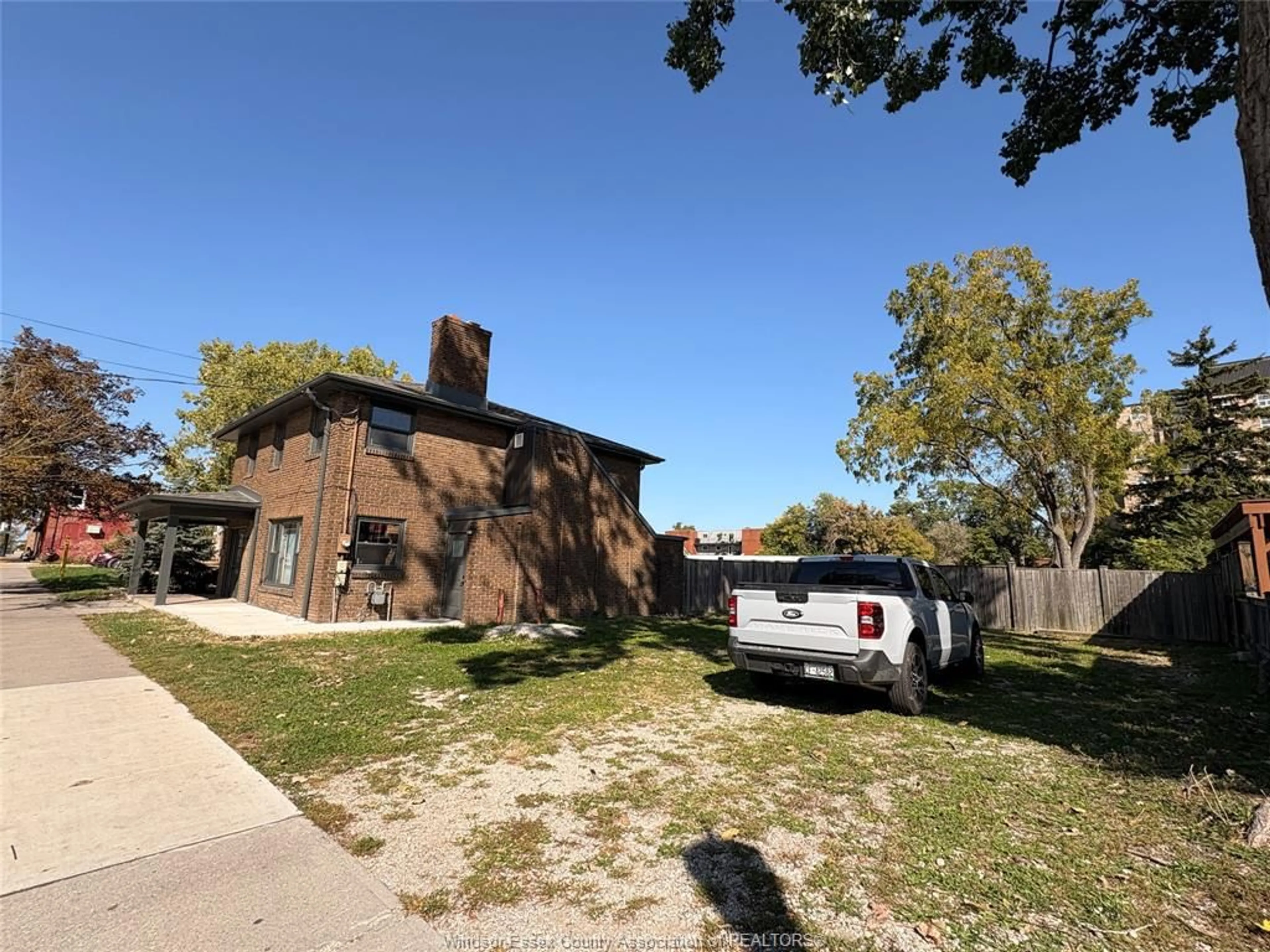 Unknown for 354 MILL, Windsor Ontario N9C 2R4