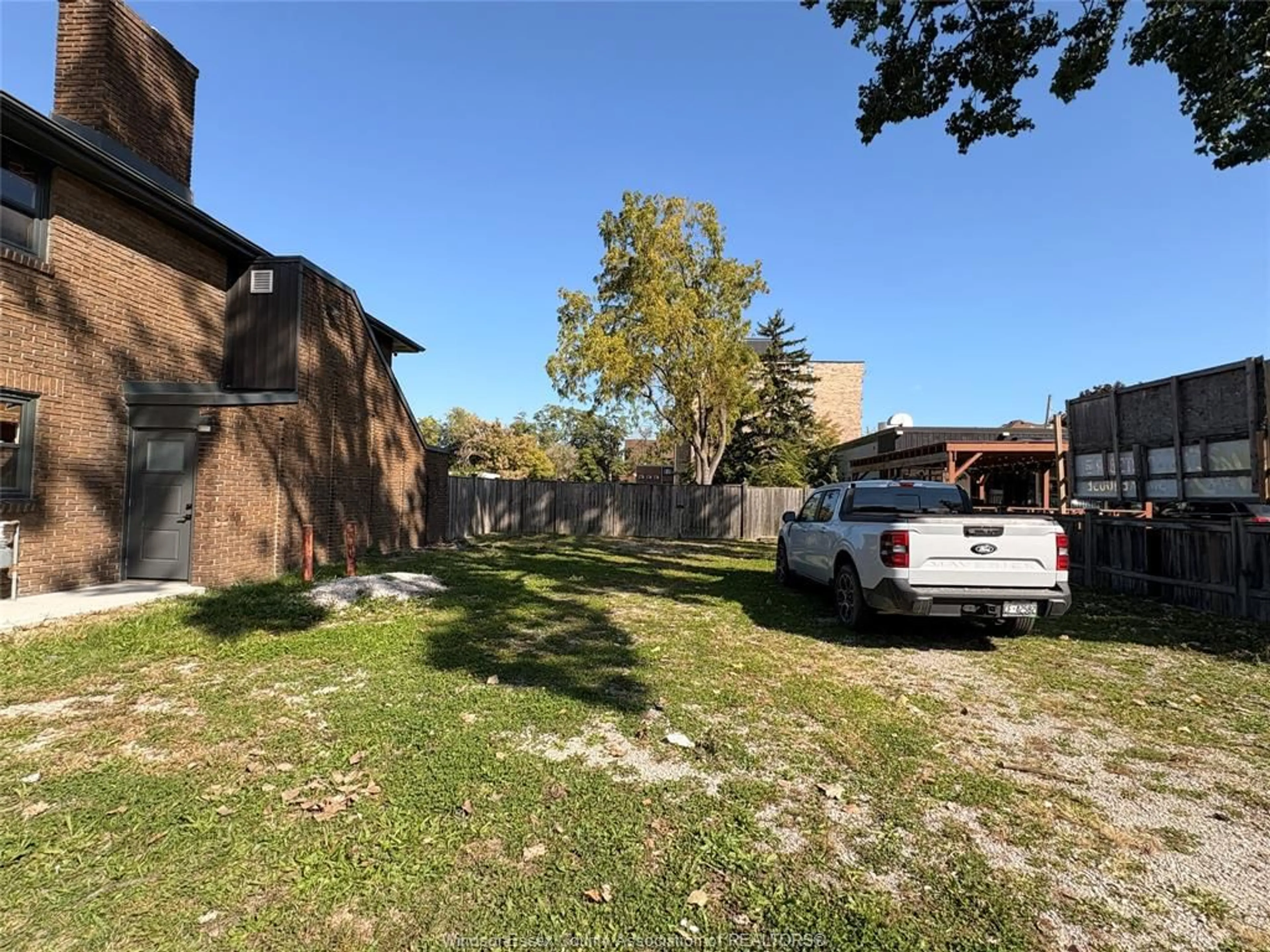 Unknown for 354 MILL, Windsor Ontario N9C 2R4