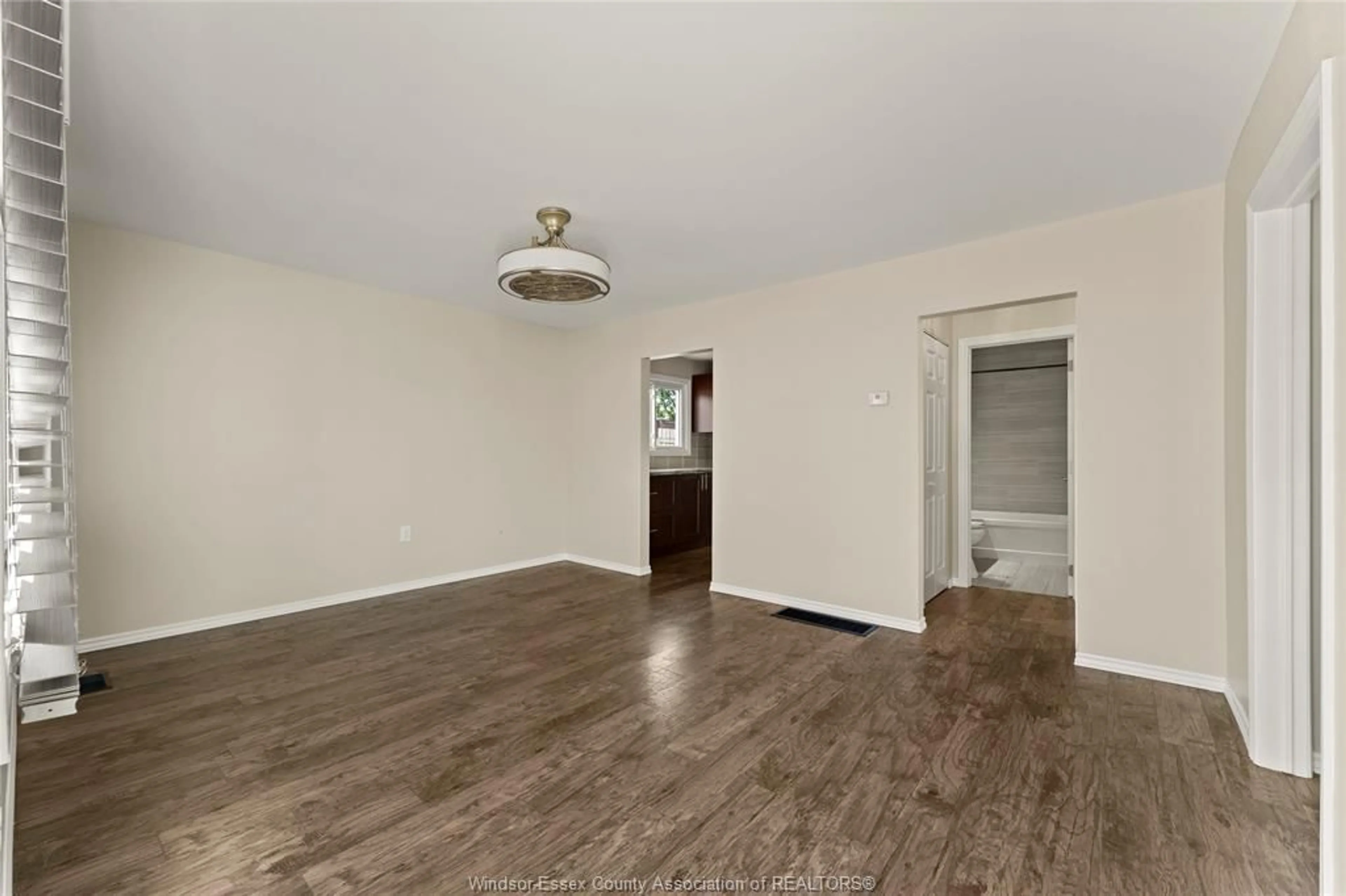 A pic of a room for 1351 CENTRAL, Windsor Ontario N8Y 3V3