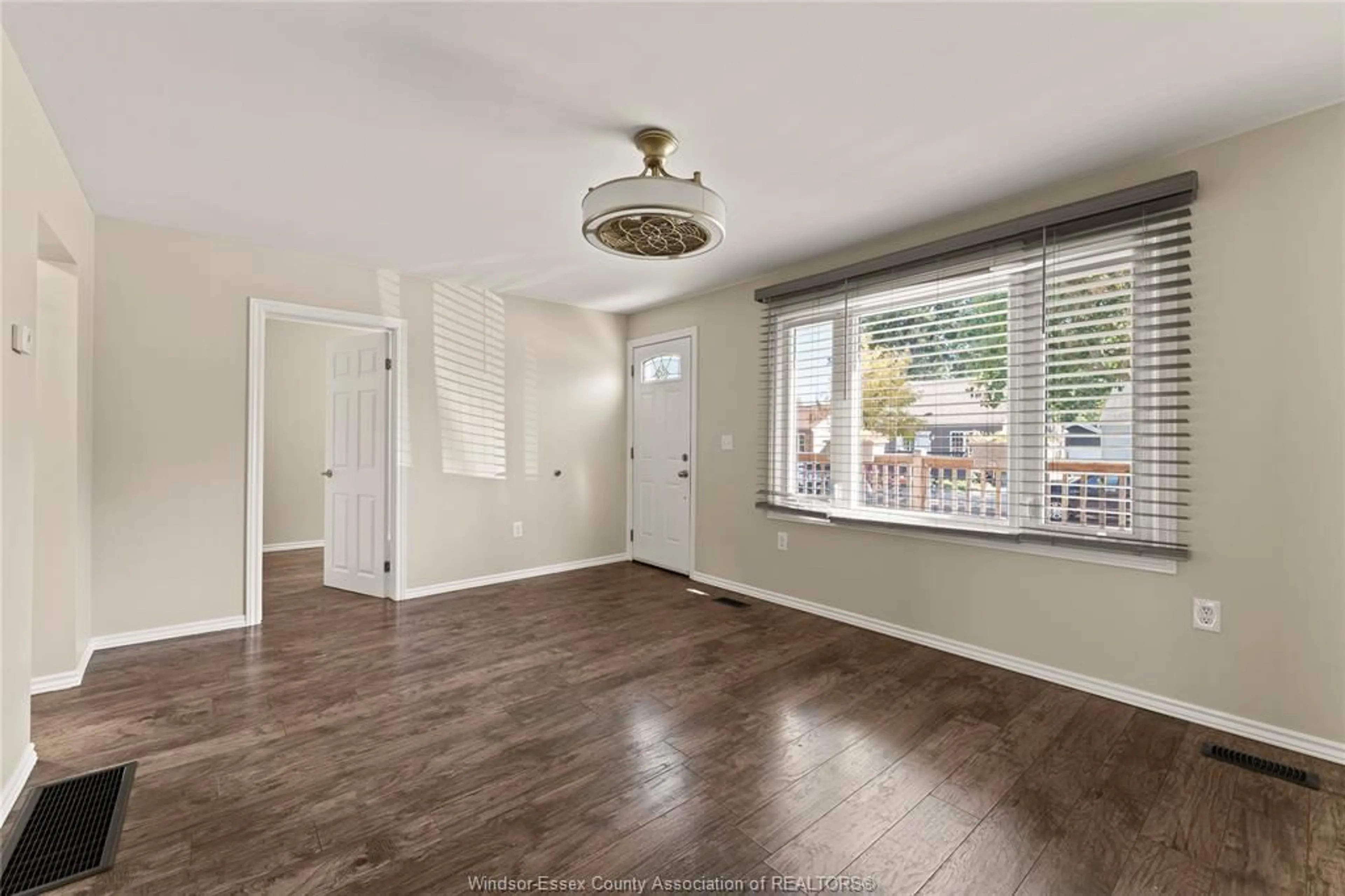 A pic of a room for 1351 CENTRAL, Windsor Ontario N8Y 3V3