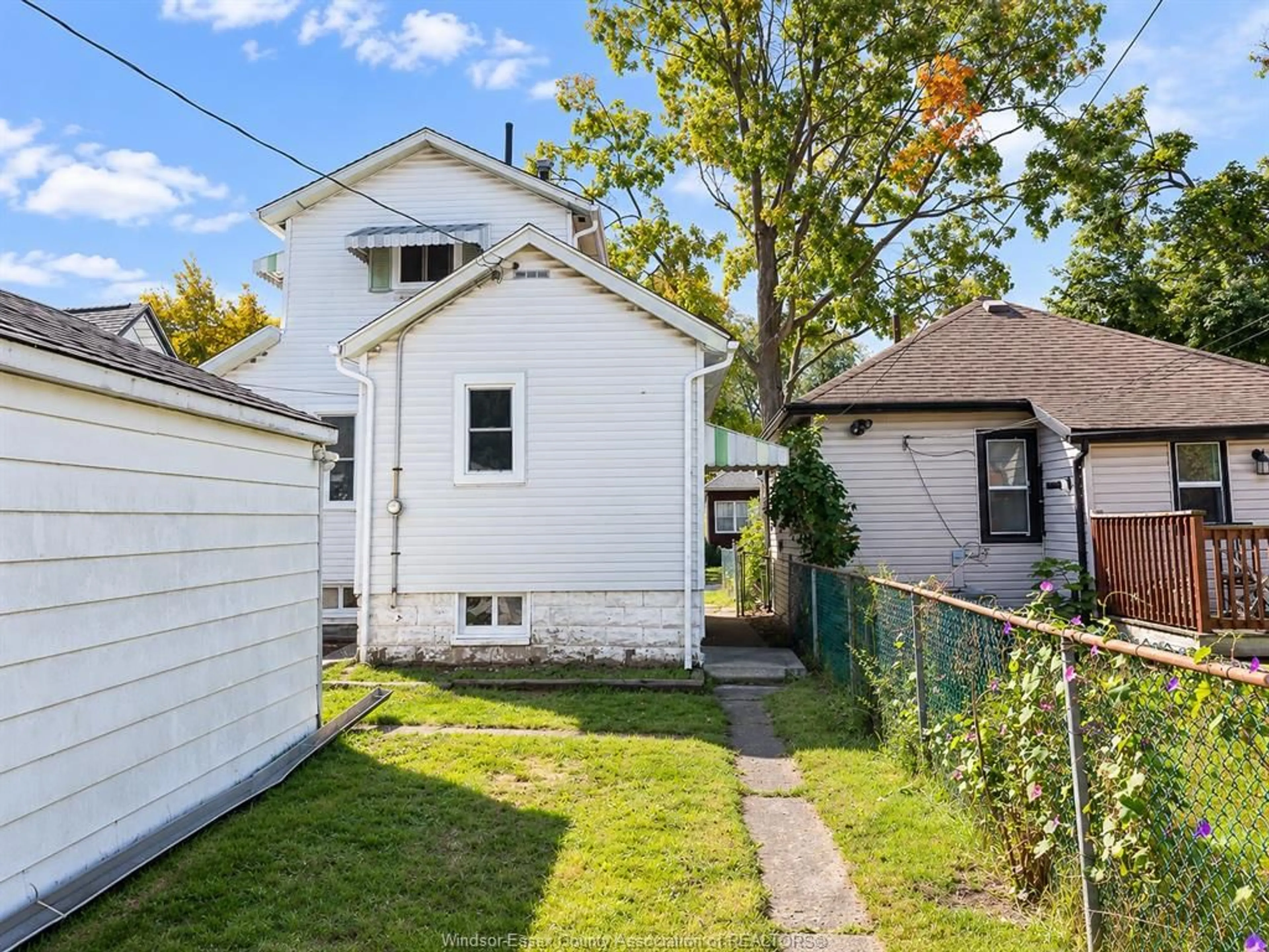 Unknown for 502 MCKAY, Windsor Ontario N9B 1Z8
