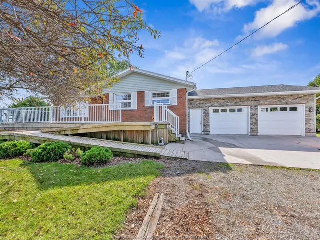 920 Essex Road 14, Leamington 2