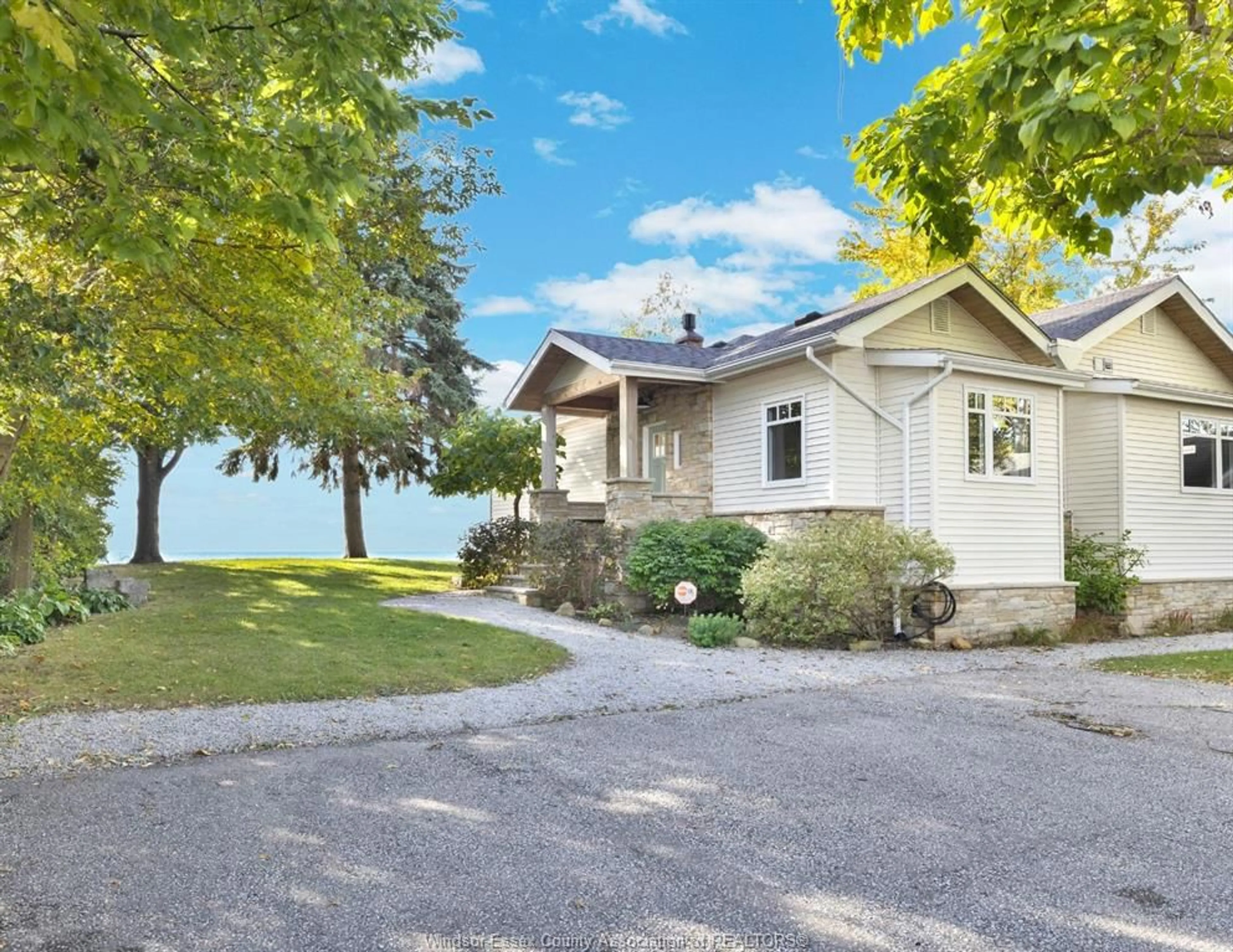 Unknown for 1295 HERITAGE Rd, Kingsville Ontario N9Y 2E6