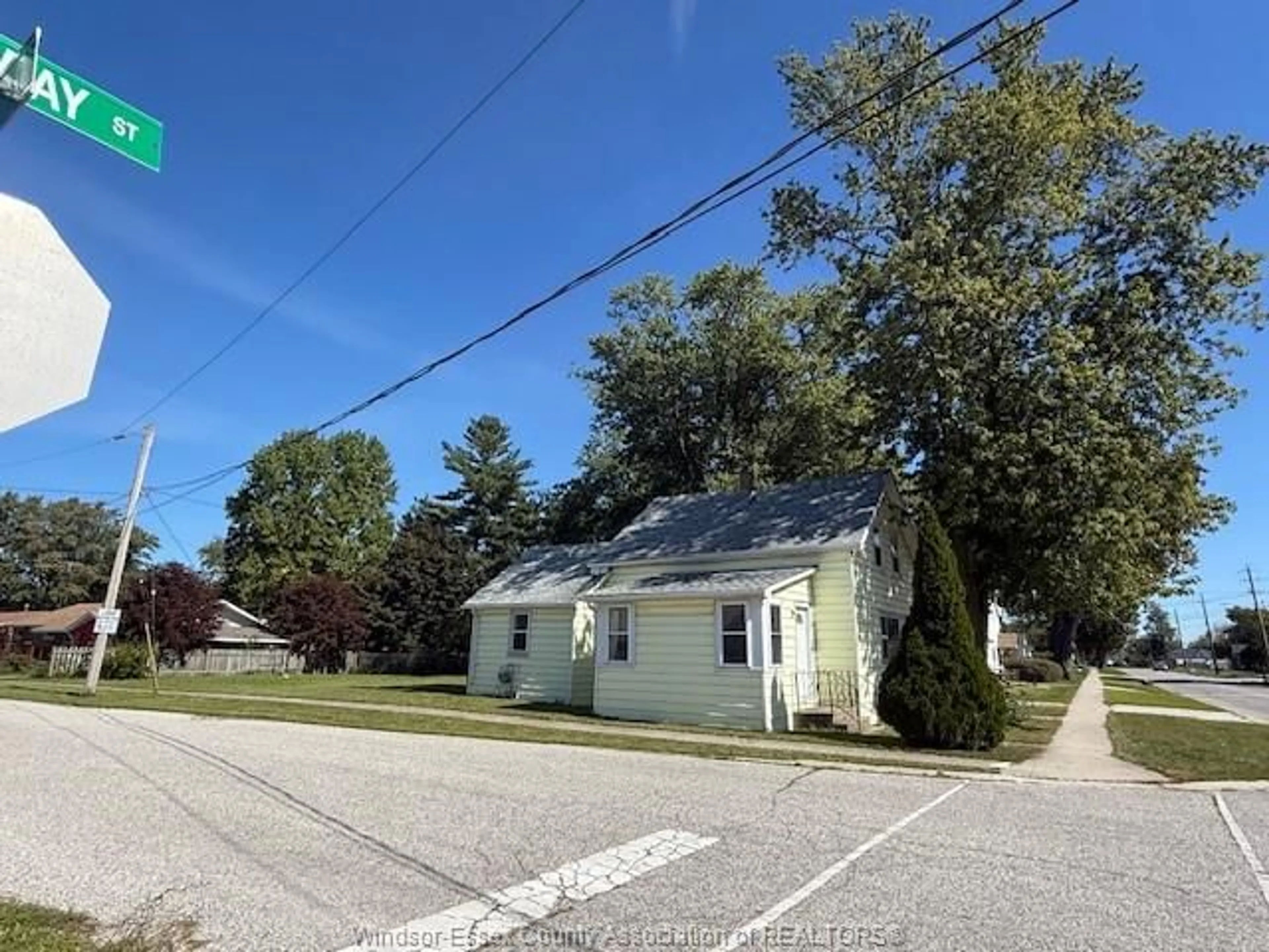 A pic from outside/outdoor area/front of a property/back of a property/a pic from drone, street for 537 BROADWAY, Belle River Ontario N0R 1A0