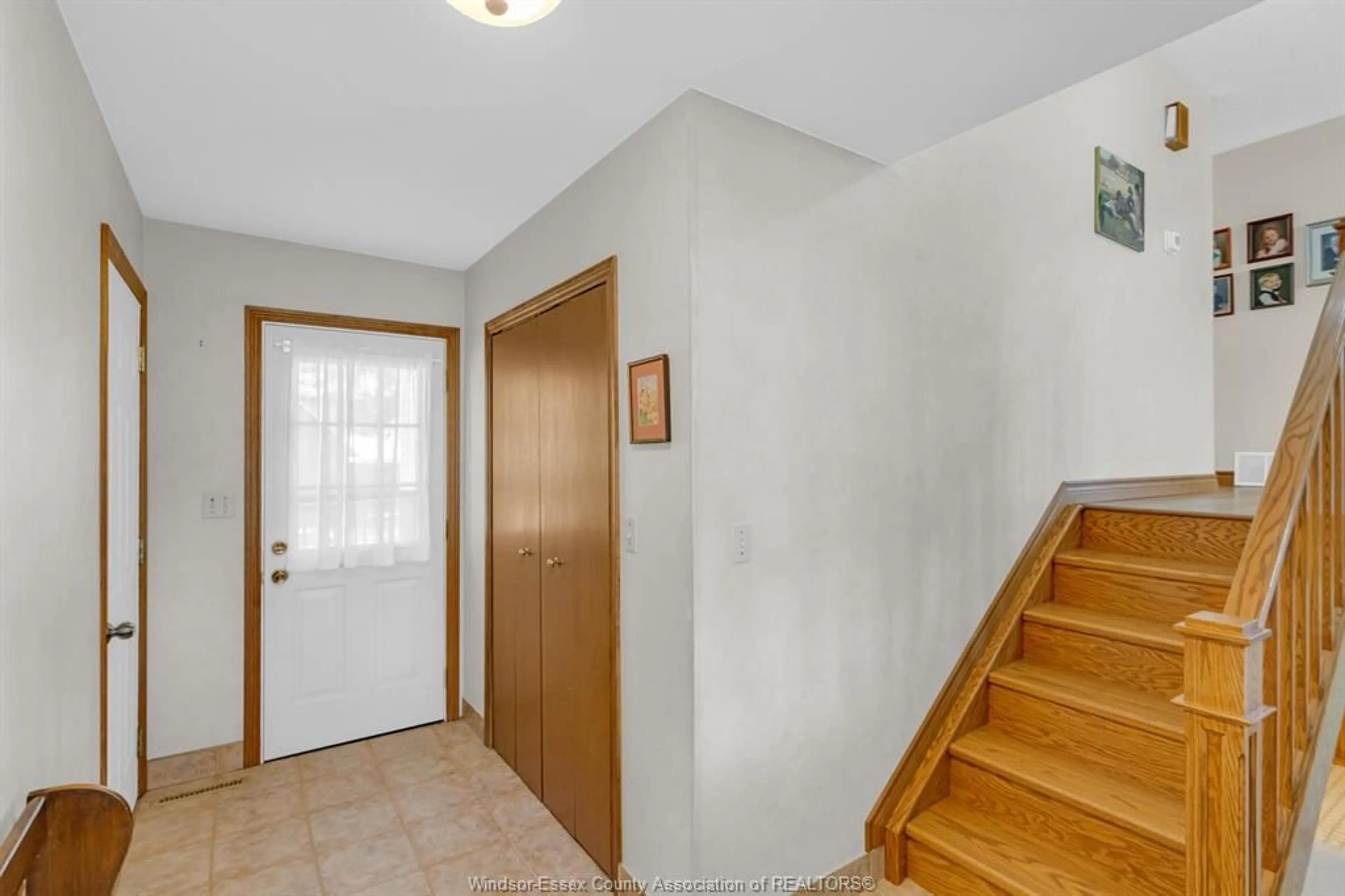 Unknown for 8 Bruce Ave, Leamington Ontario N8H 4C3