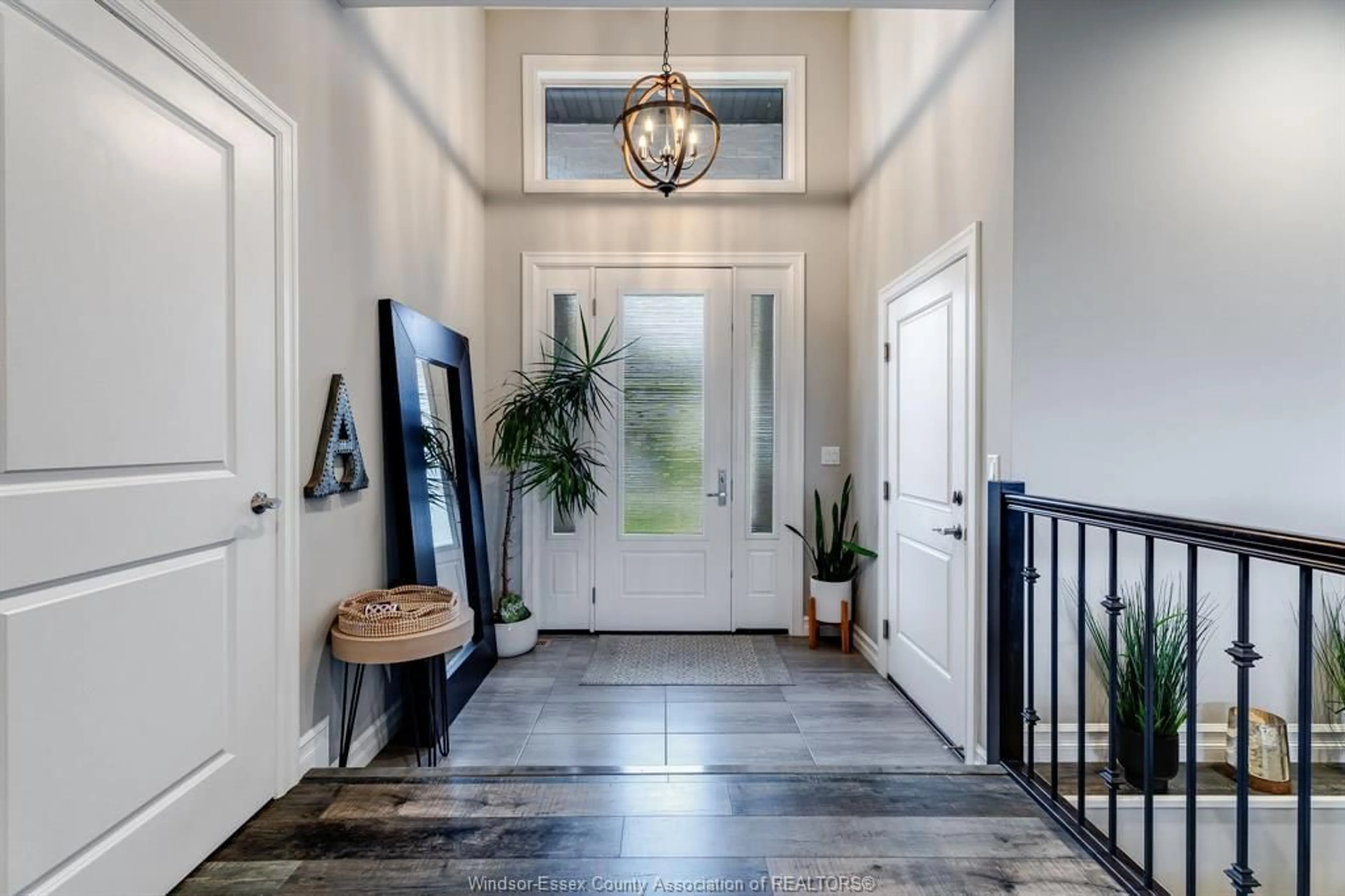 Indoor entryway for 221 Bernath St, Kingsville Ontario N9Y 0E6