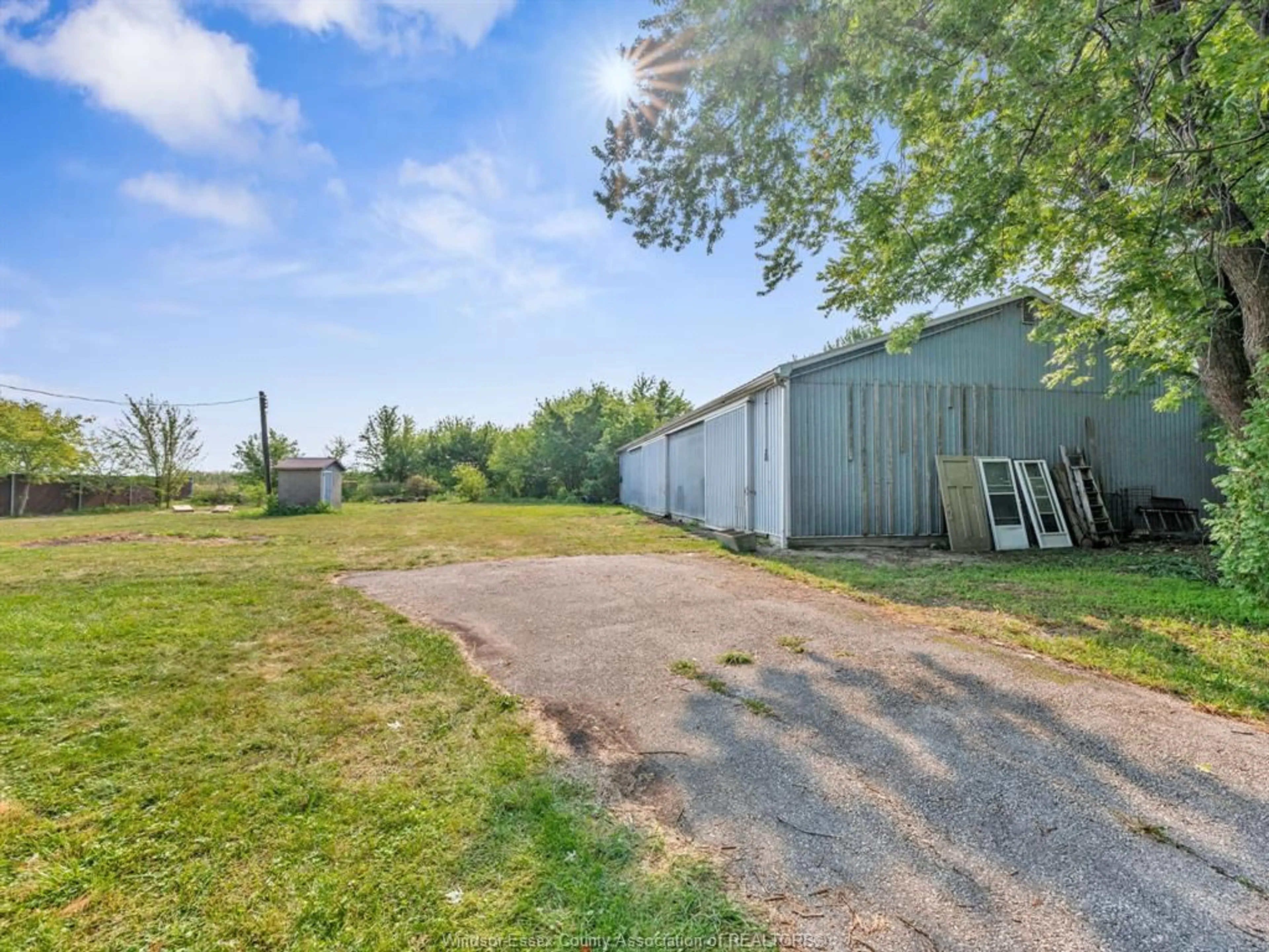 Shed for 4416 CONCESSION RD 9, Sandwich South Ontario N8N 2M1