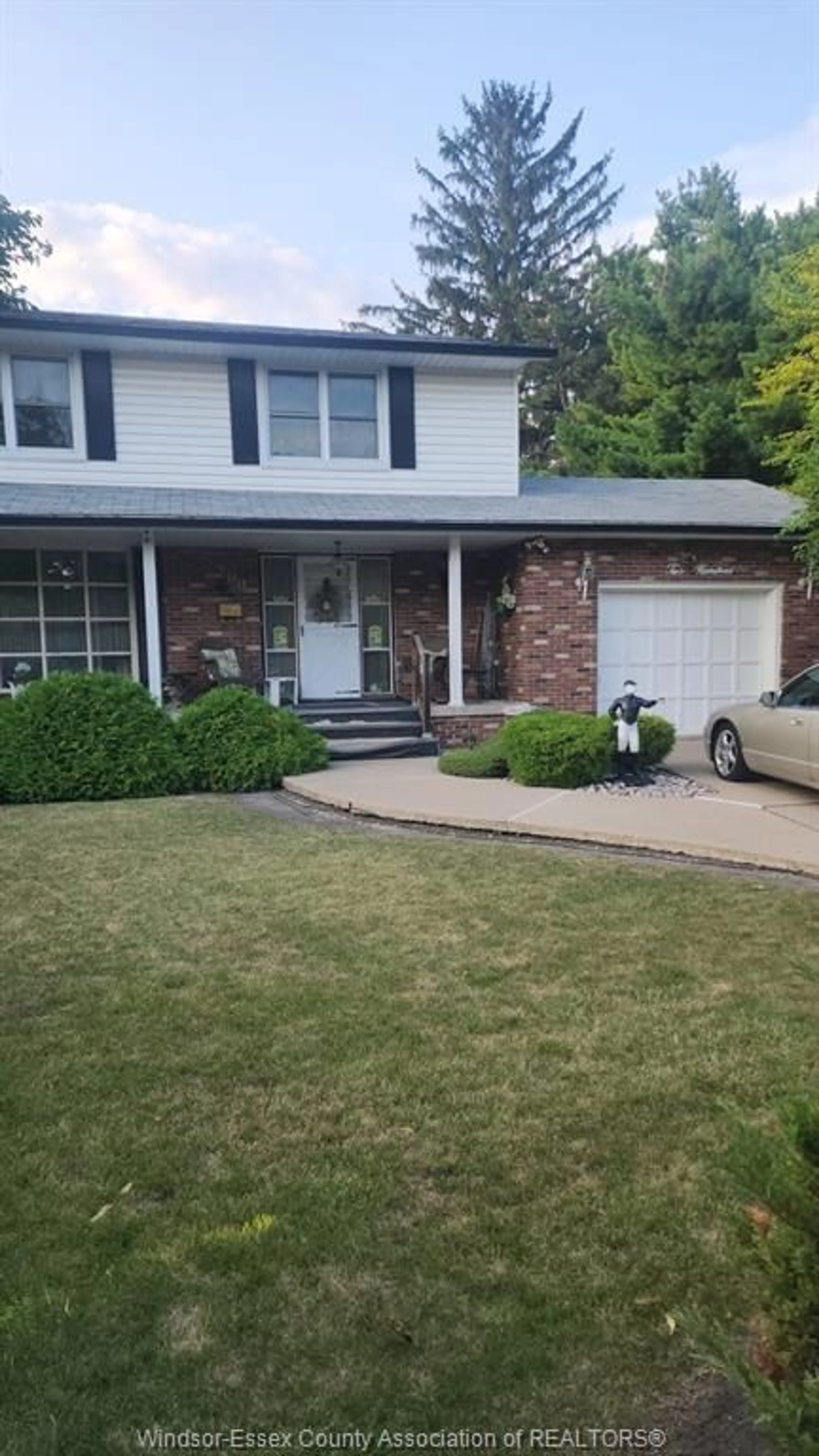Home with vinyl exterior material, street for 200 GENEVIEVE Ave, Windsor Ontario N8S 3V4