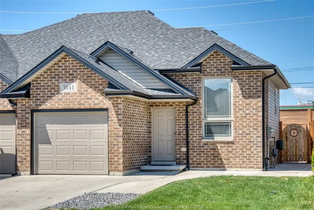 3141 VIOLA Cres, Windsor 3
