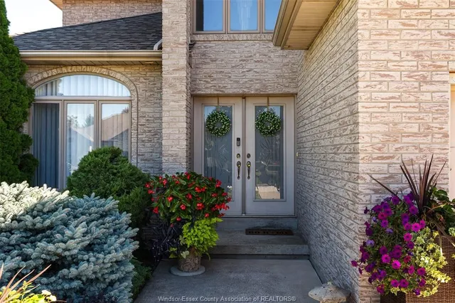1840 DESLIPPE Dr, Tecumseh 4