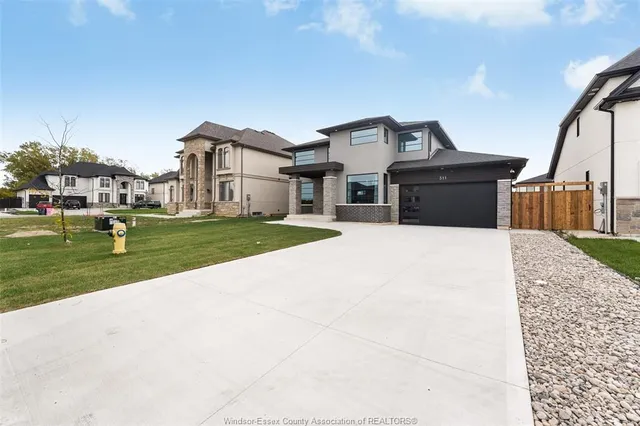 311 BENSON Crt, Amherstburg 5