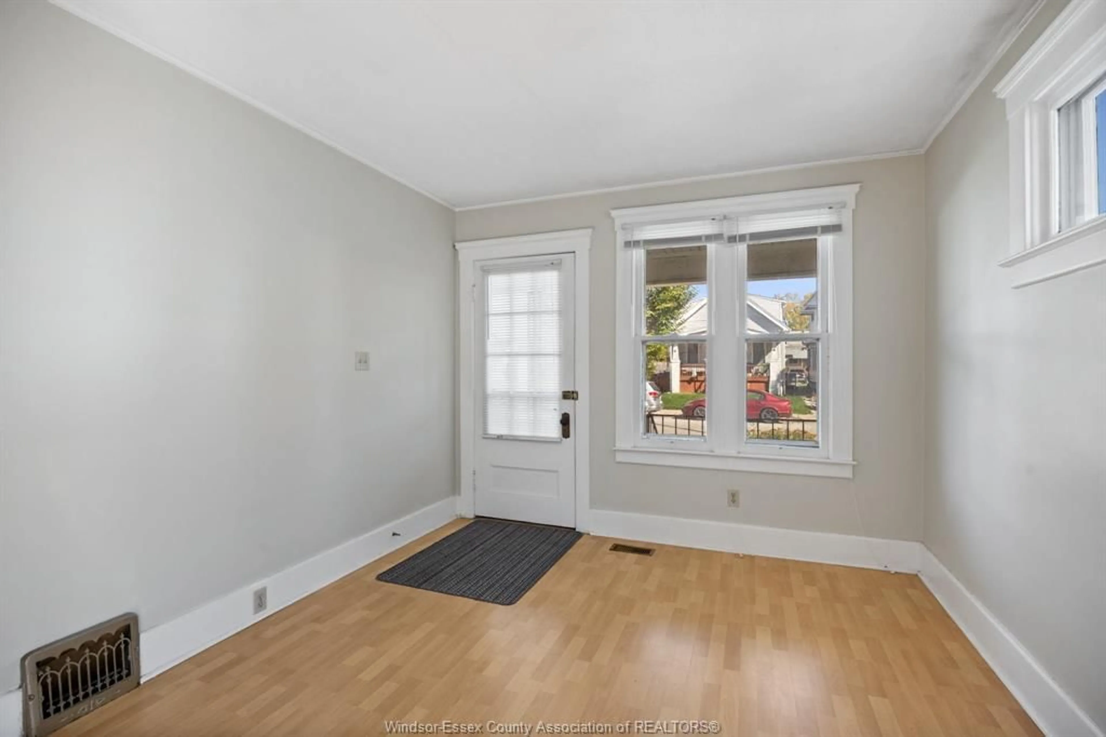 A pic of a room for 455 CURRRY, Windsor Ontario N9B 2B8