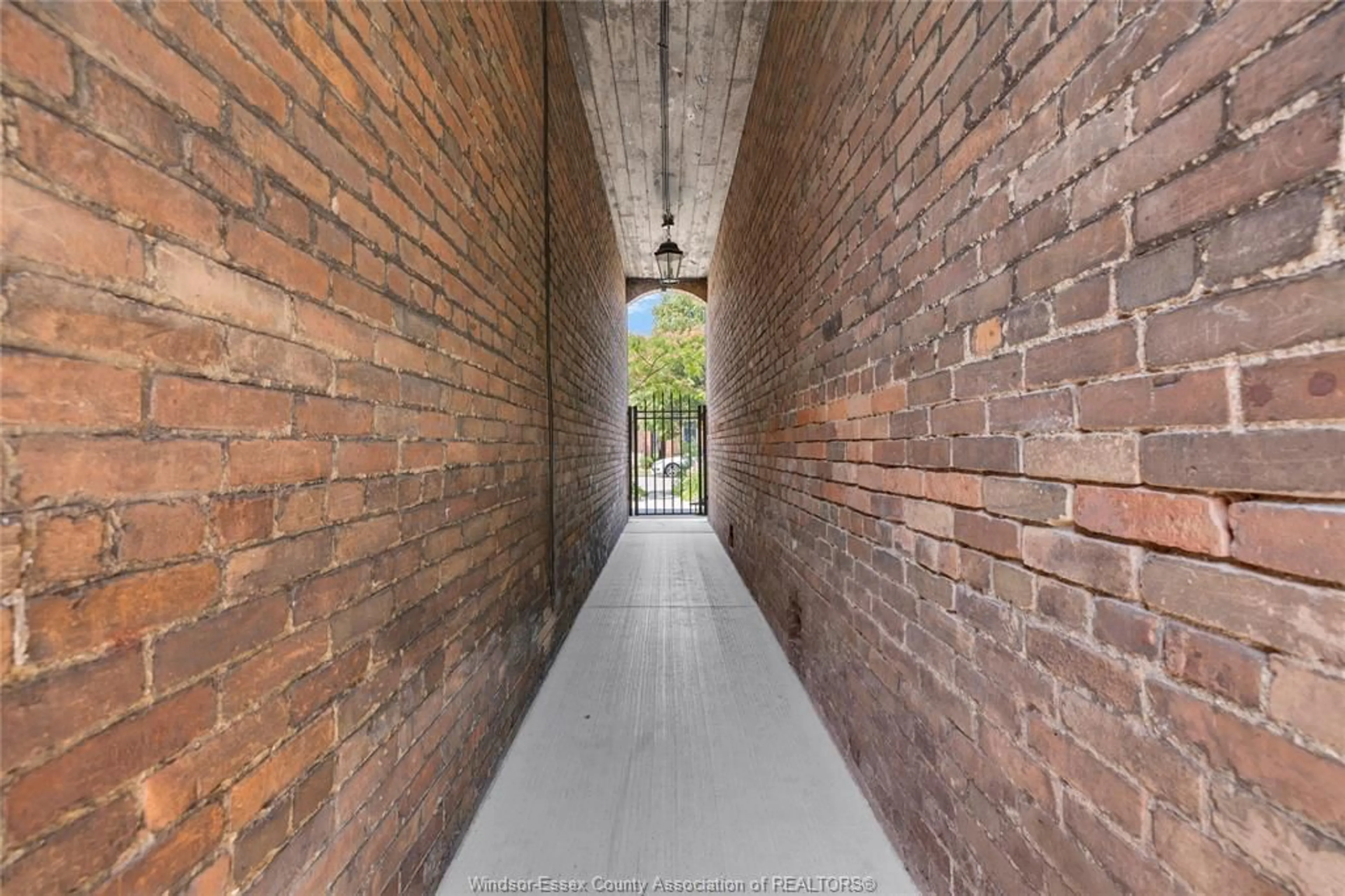 Unknown for 864 Monmouth Rd, Windsor Ontario N8Y 3L4