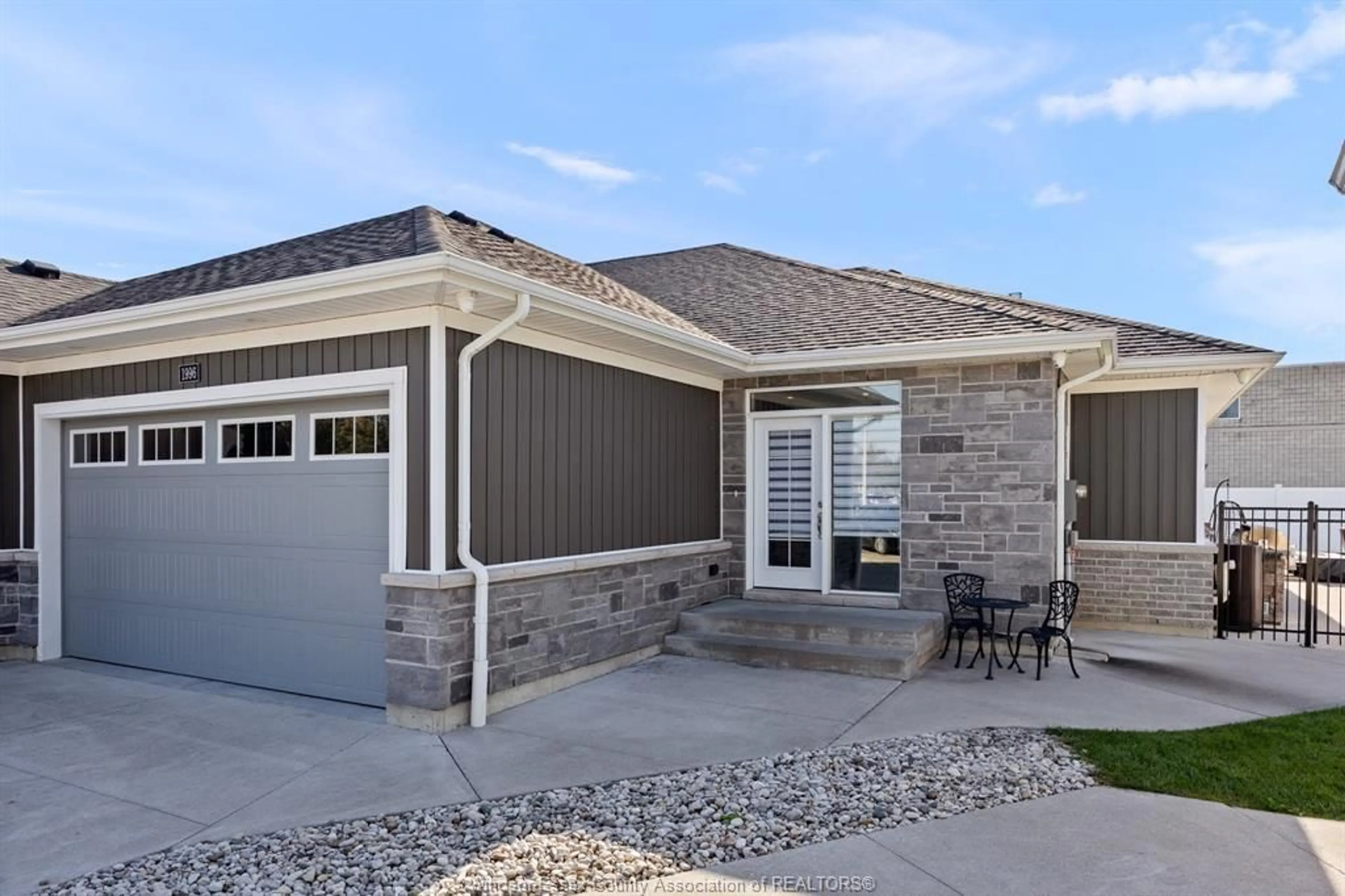 Home with vinyl exterior material, street for 1996 ETHAN Crt, Windsor Ontario N8T 0B3