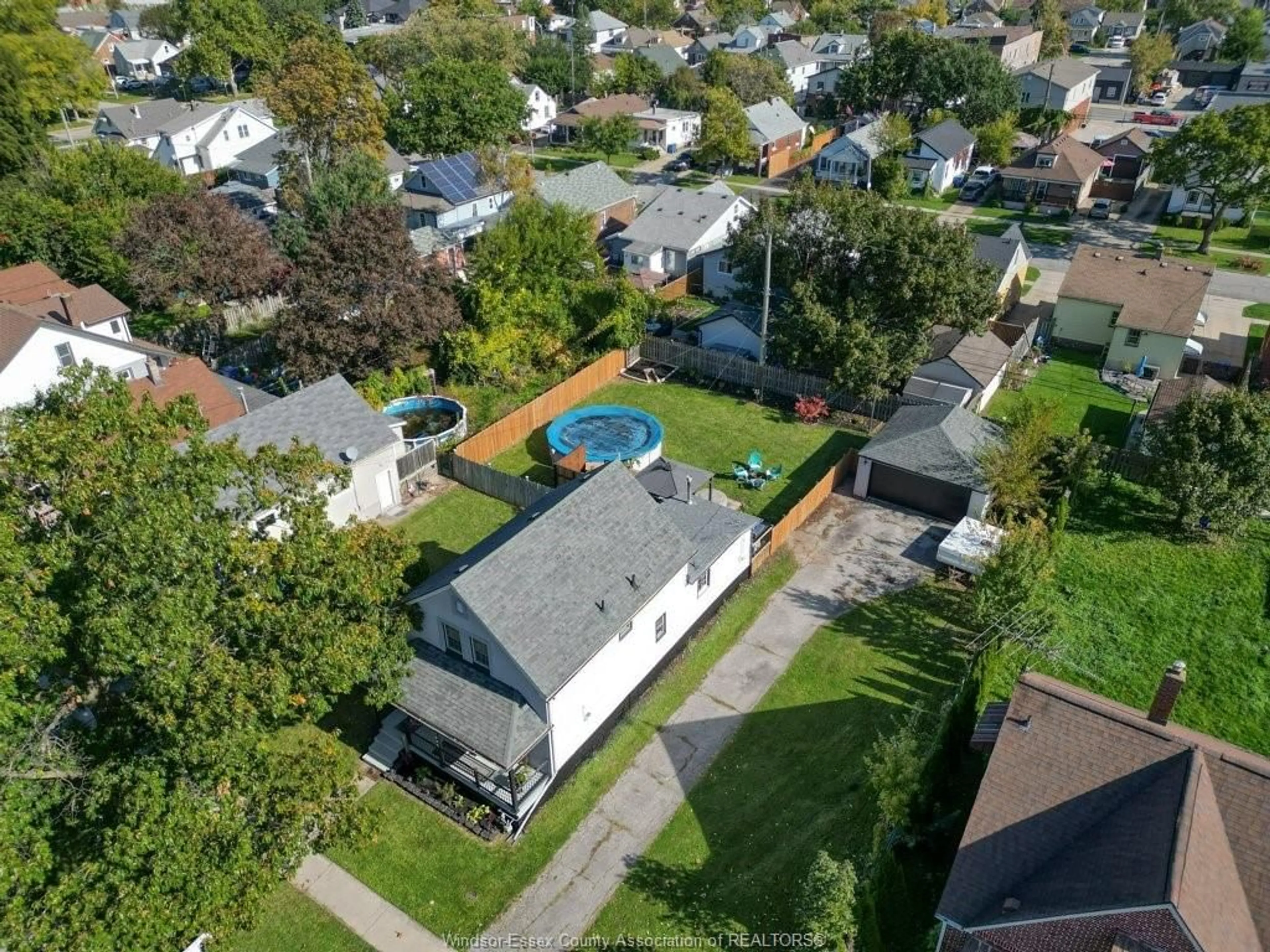 A pic from outside/outdoor area/front of a property/back of a property/a pic from drone, street for 1650 ALBERT Rd, Windsor Ontario N8Y 3R5
