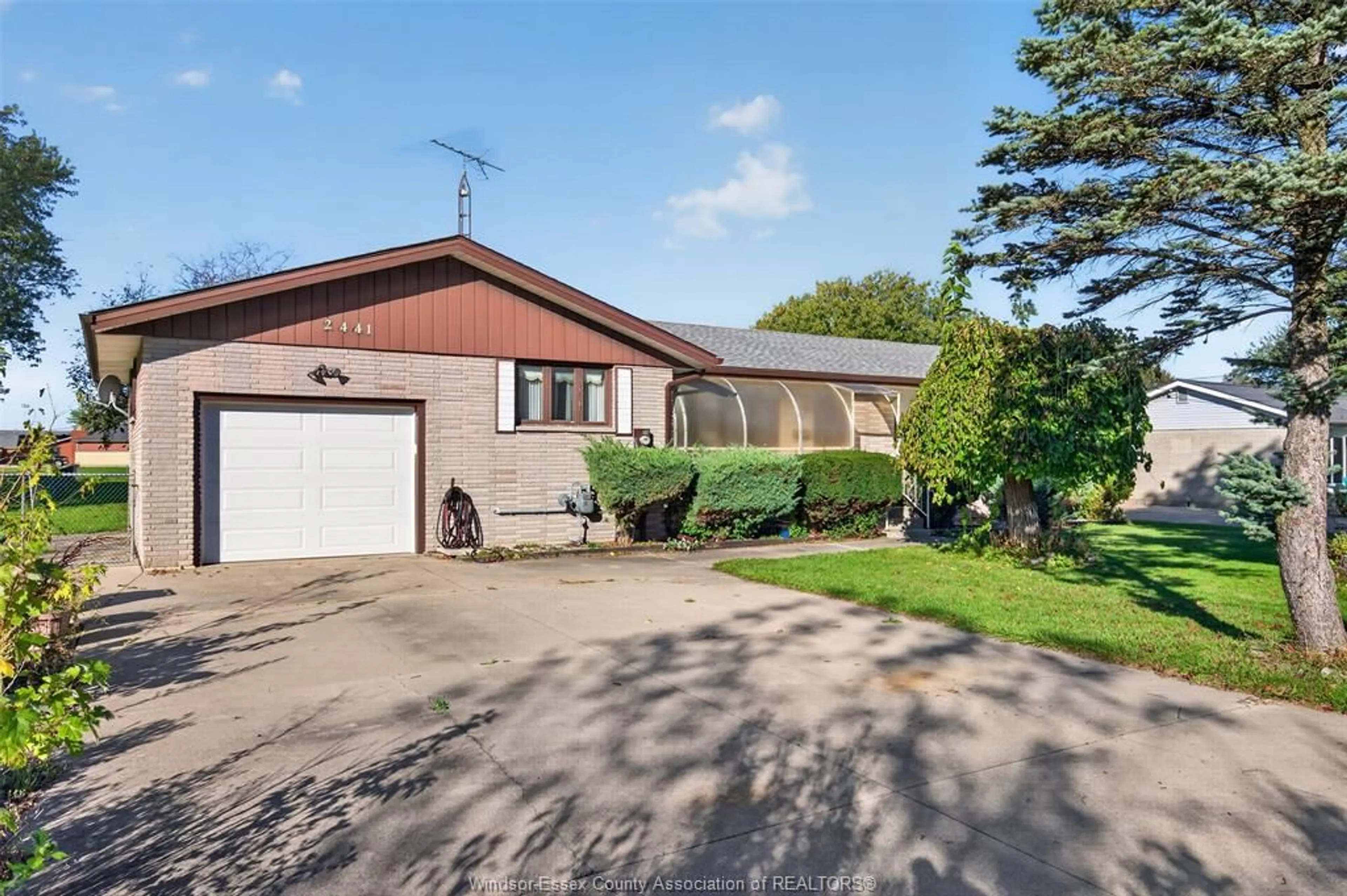 Unknown for 2441 LESPERANCE, Tecumseh Ontario N8N 2X1