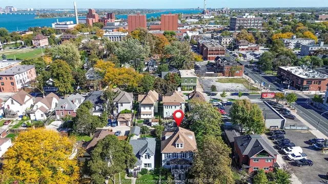 536 WINDERMERE RD, Windsor 4