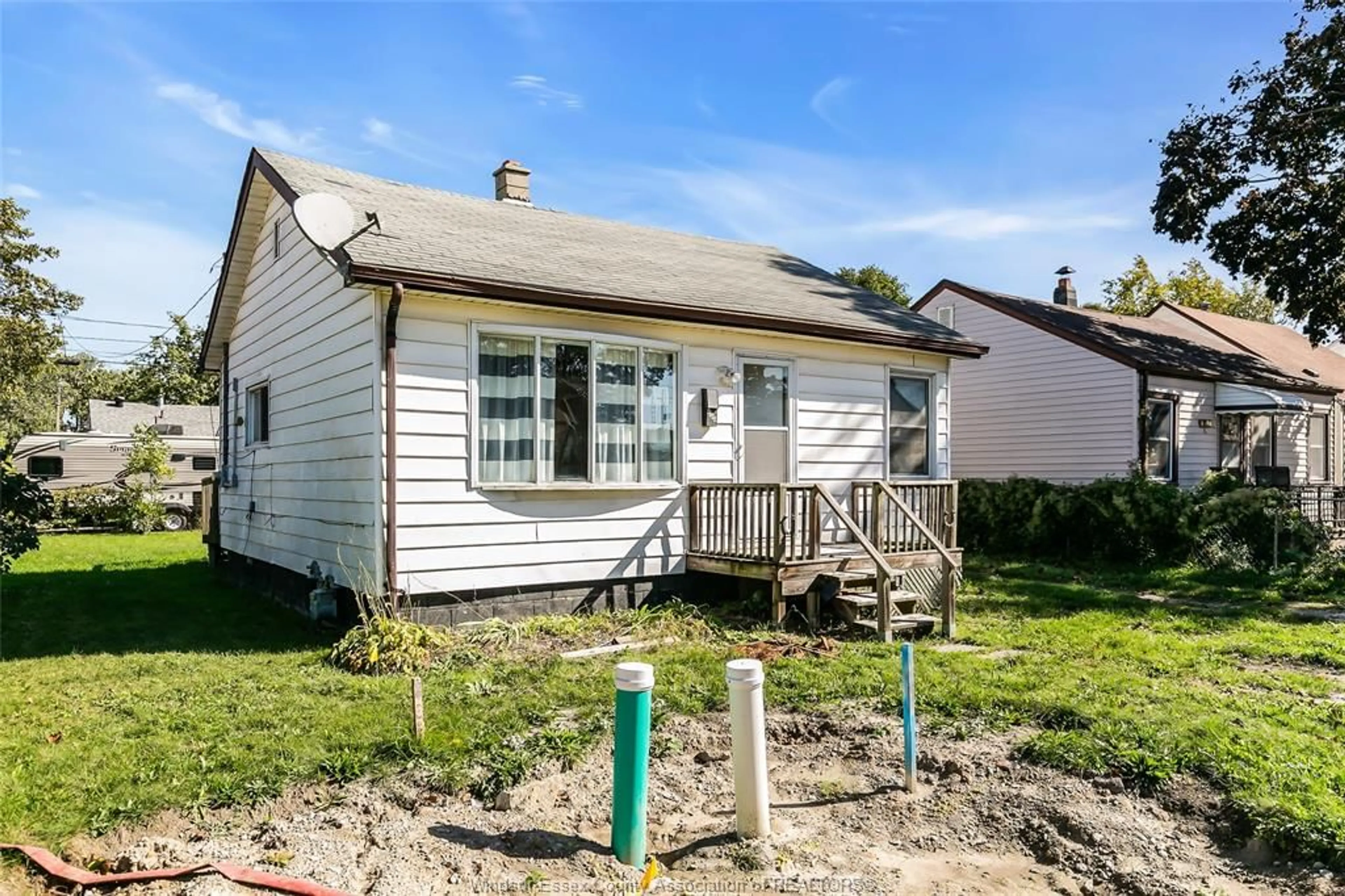 Home with vinyl exterior material, street for 1304 CENTRAL Ave, Windsor Ontario N8Y 3V4