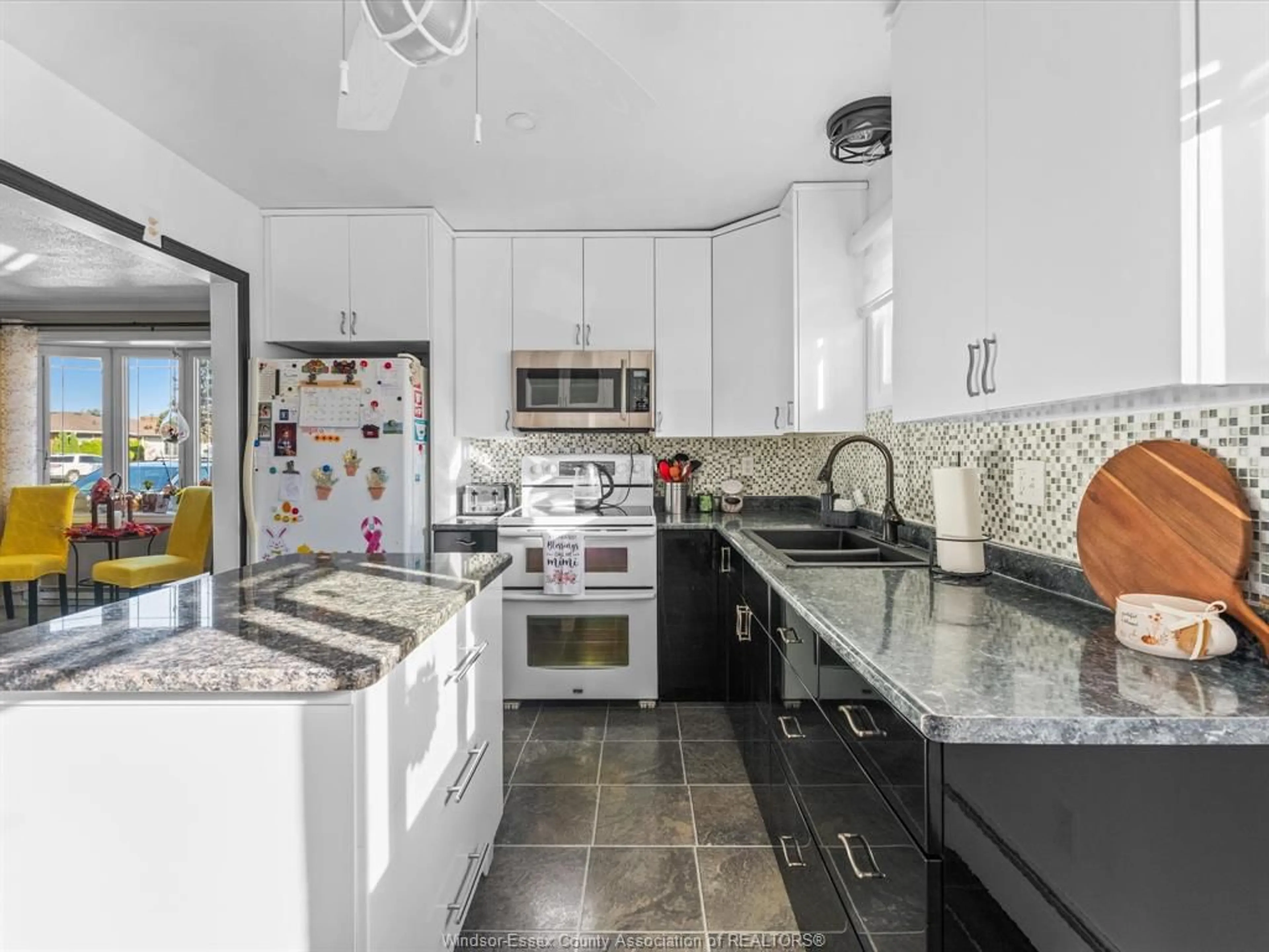 Open concept kitchen, ceramic/tile floor for 15 Ventnor Ave, Amherstburg Ontario N9V 3J4