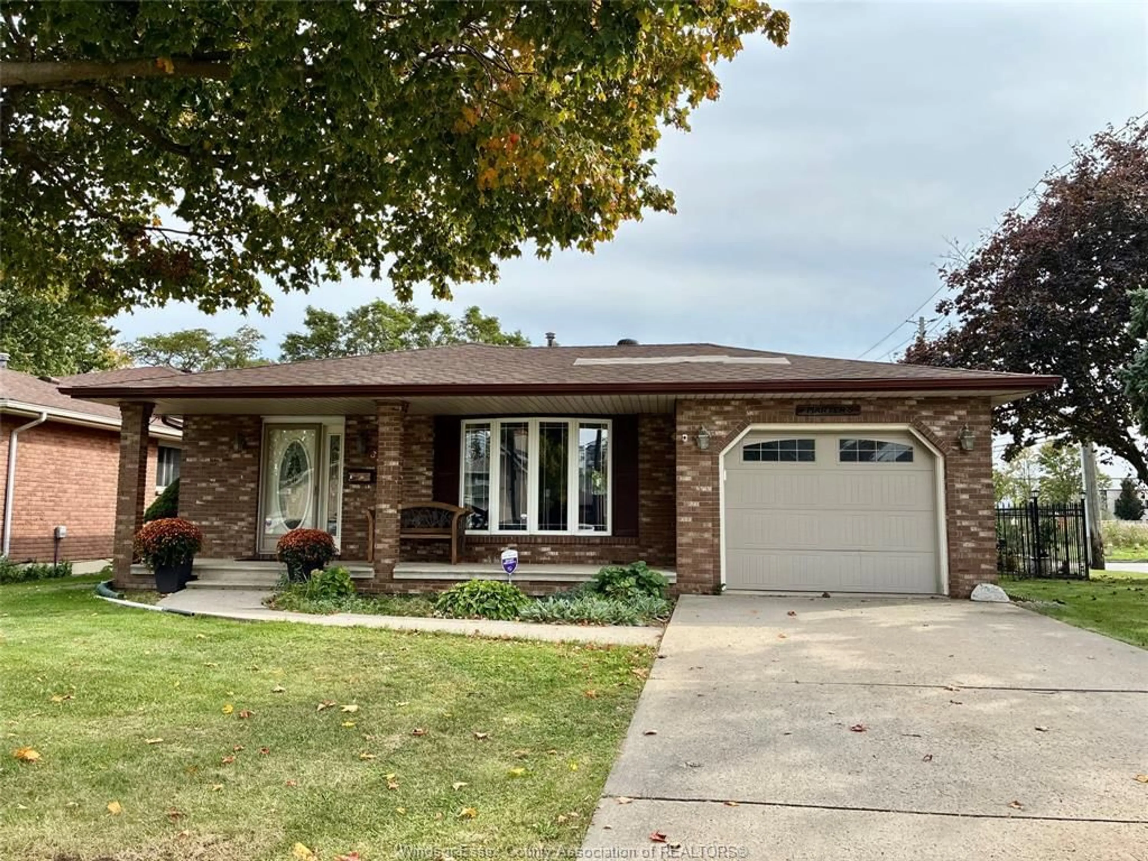 Home with brick exterior material, street for 3596 HEMLOCK Ave, Windsor Ontario N8R 1Z9
