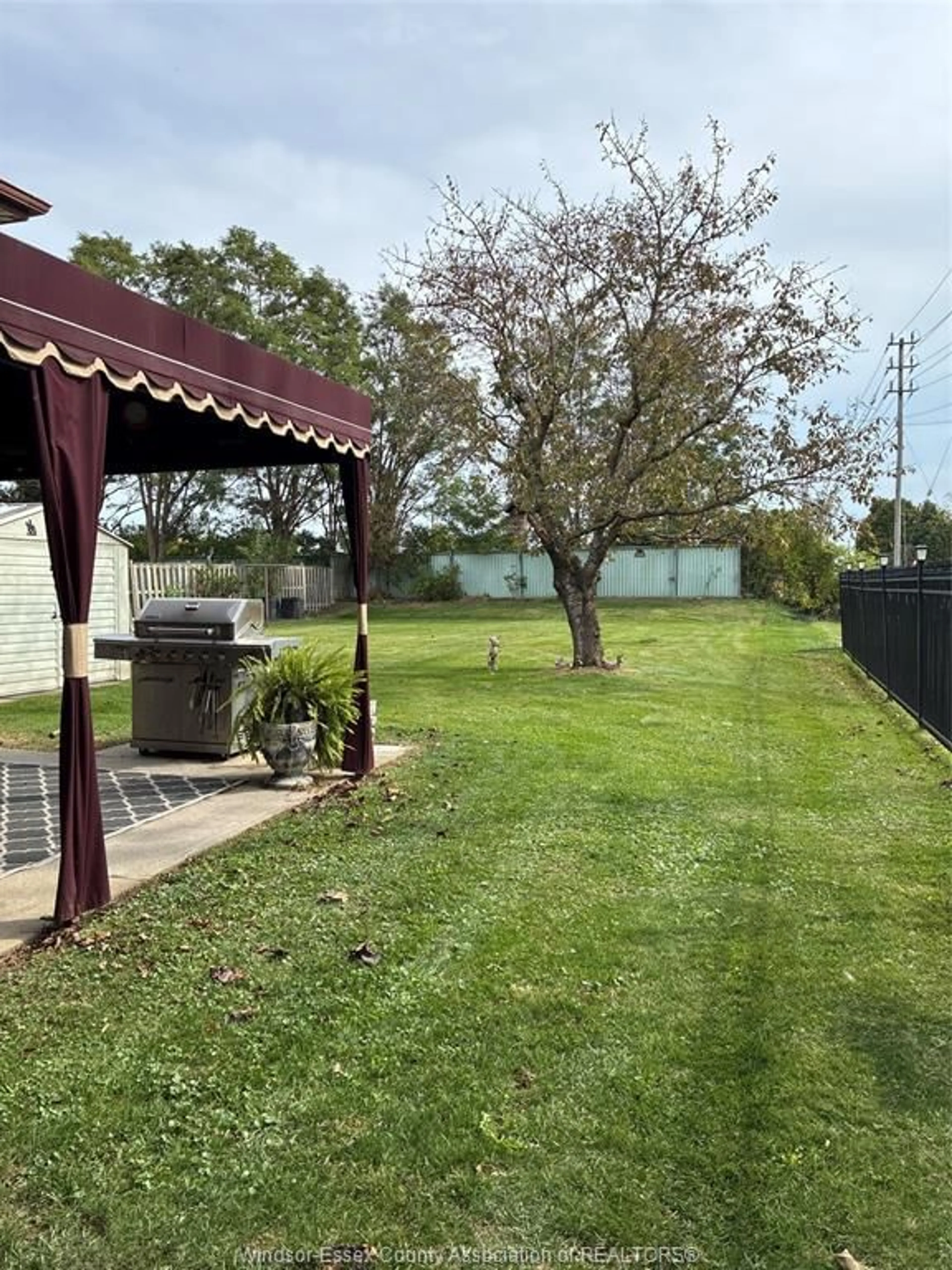 Patio, water/lake/river/ocean view for 3596 HEMLOCK Ave, Windsor Ontario N8R 1Z9