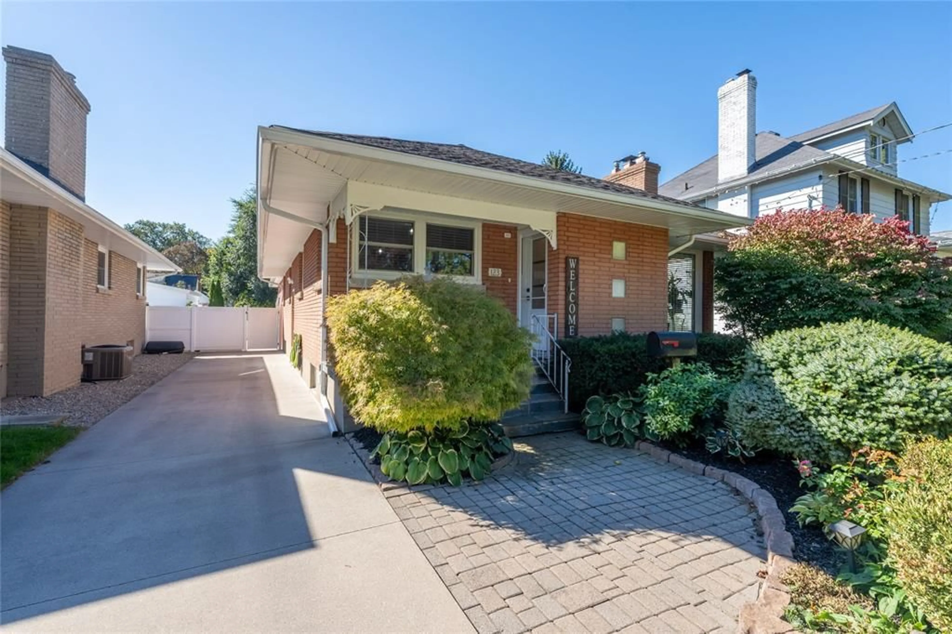 Home with brick exterior material, street for 123 Pearl St, Sarnia Ontario N7T 5G6
