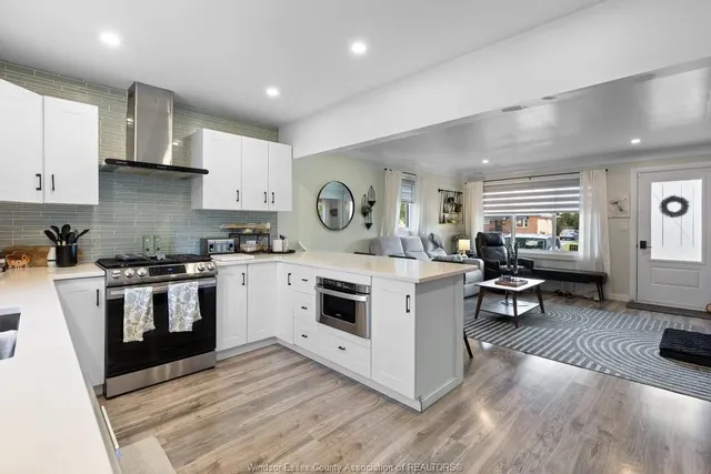 3477 Maisonneuve Ave, Windsor 3