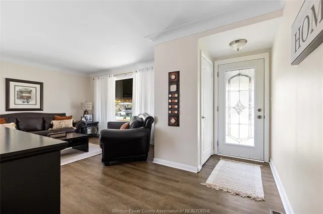 1166 VIRGINIA Ave, Windsor 2