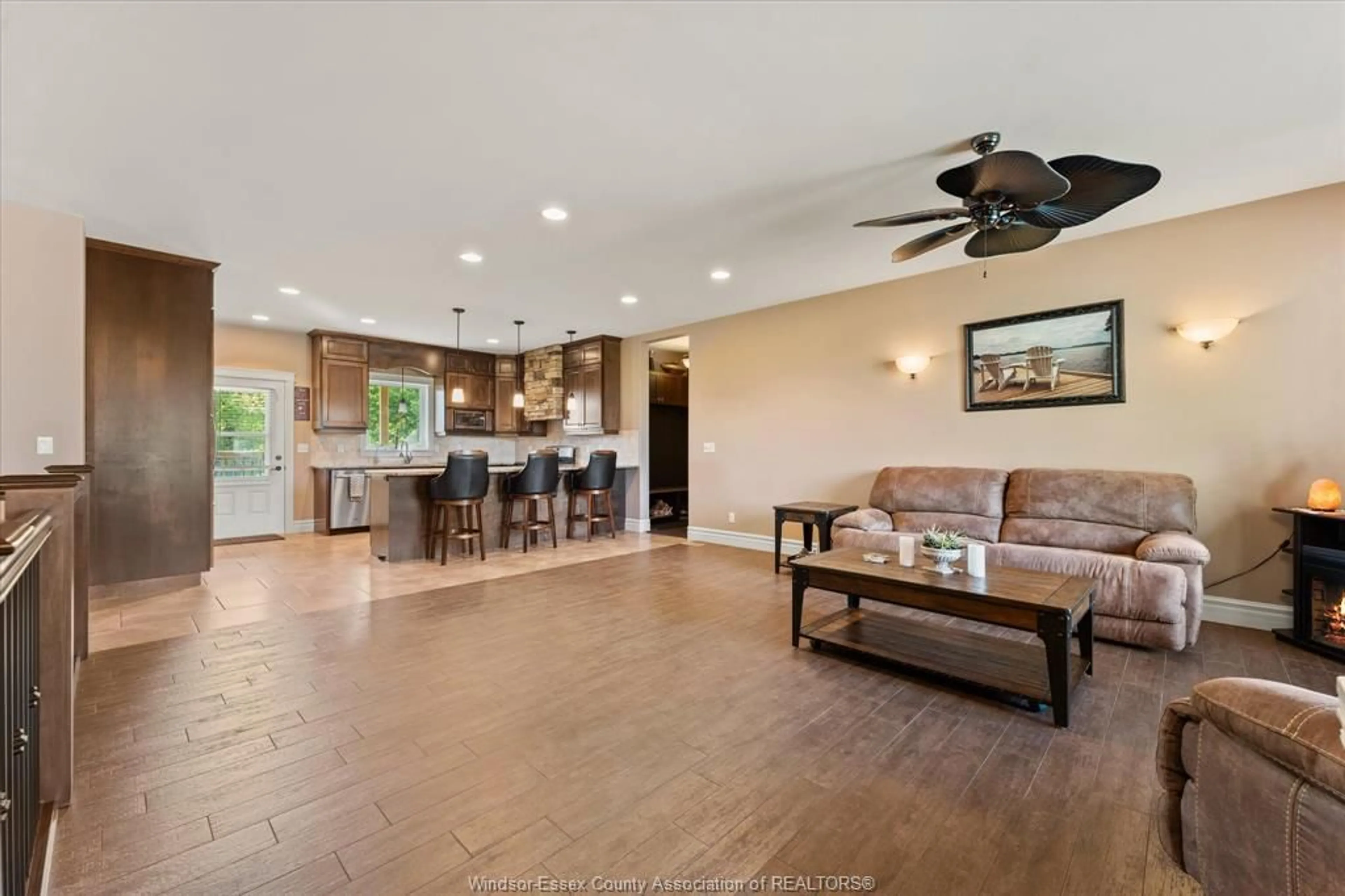 Open concept kitchen, ceramic/tile floor for 402 COUNTY RD 34, North Ridge Ontario N8M 2X5
