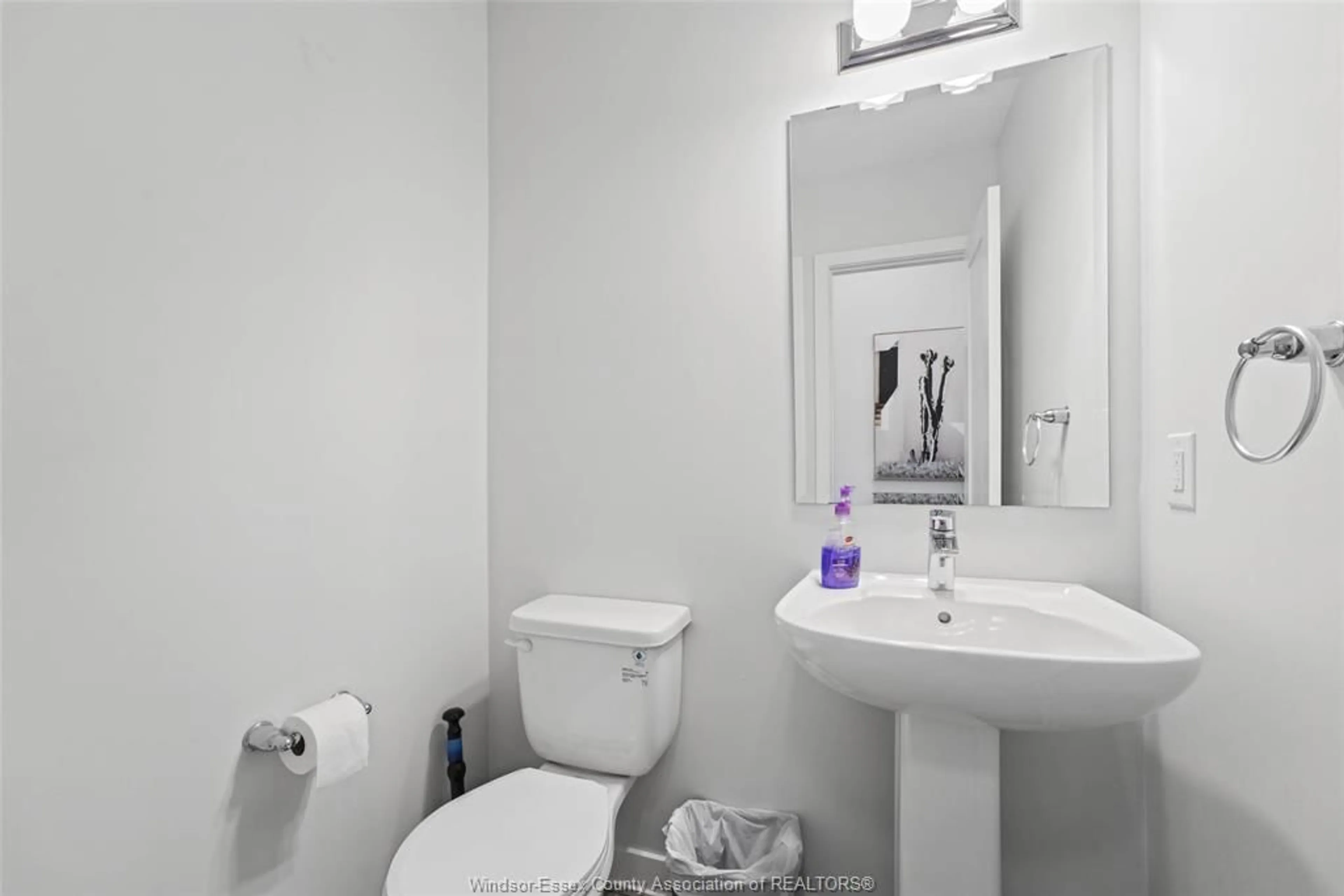 Standard bathroom, unknown for 2107 WINSOME Terr, Ottawa Ontario K4A 5N1