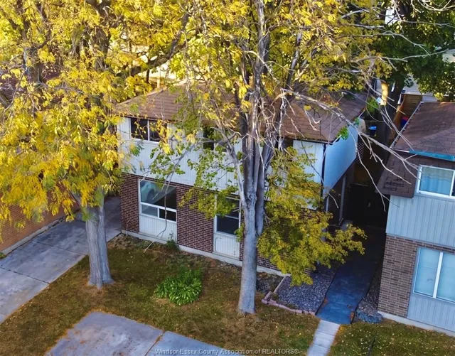 9370 AIRE Crt, Windsor 4