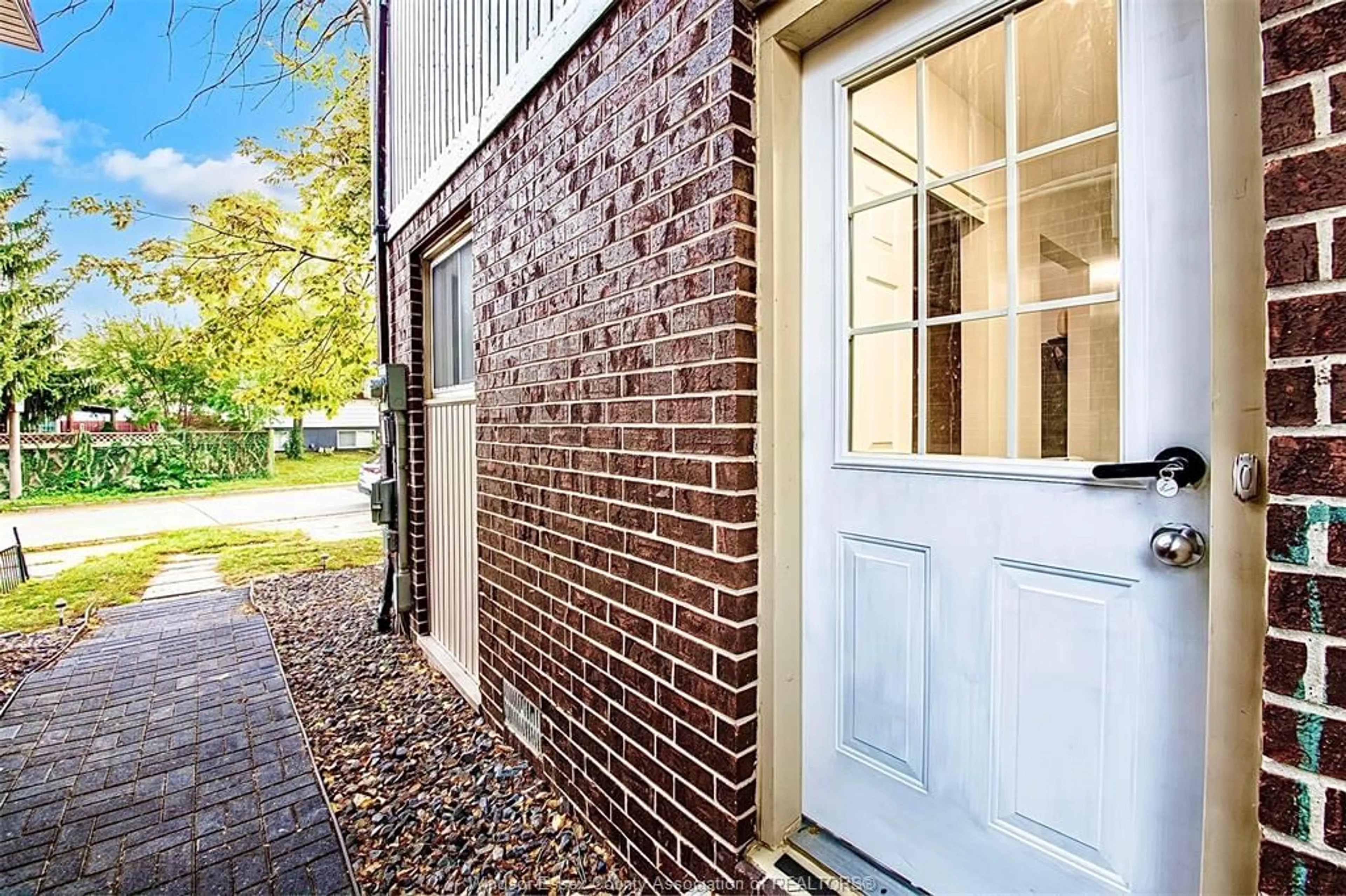 Home with brick exterior material, street for 9370 AIRE Crt, Windsor Ontario N8S 4E6